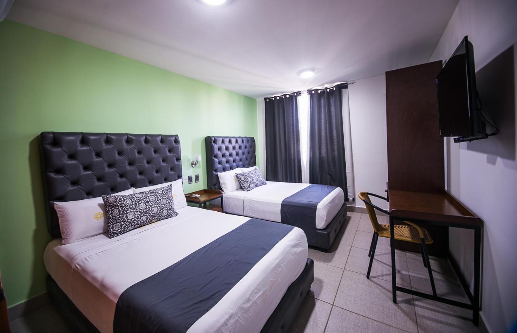 Superior Double Room with Two Double Beds - Photo 9