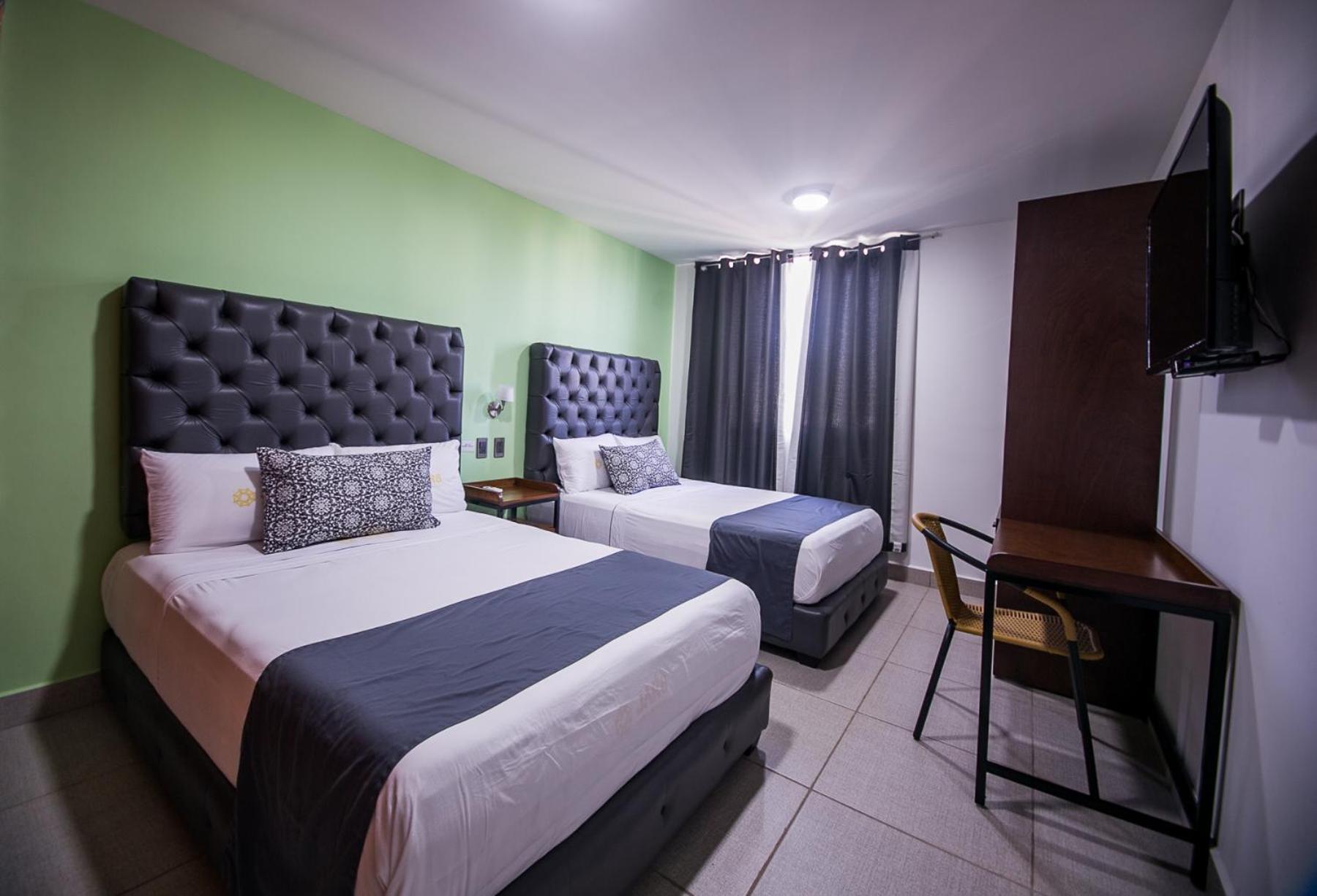 Superior Double Room with Two Double Beds - Photo 8