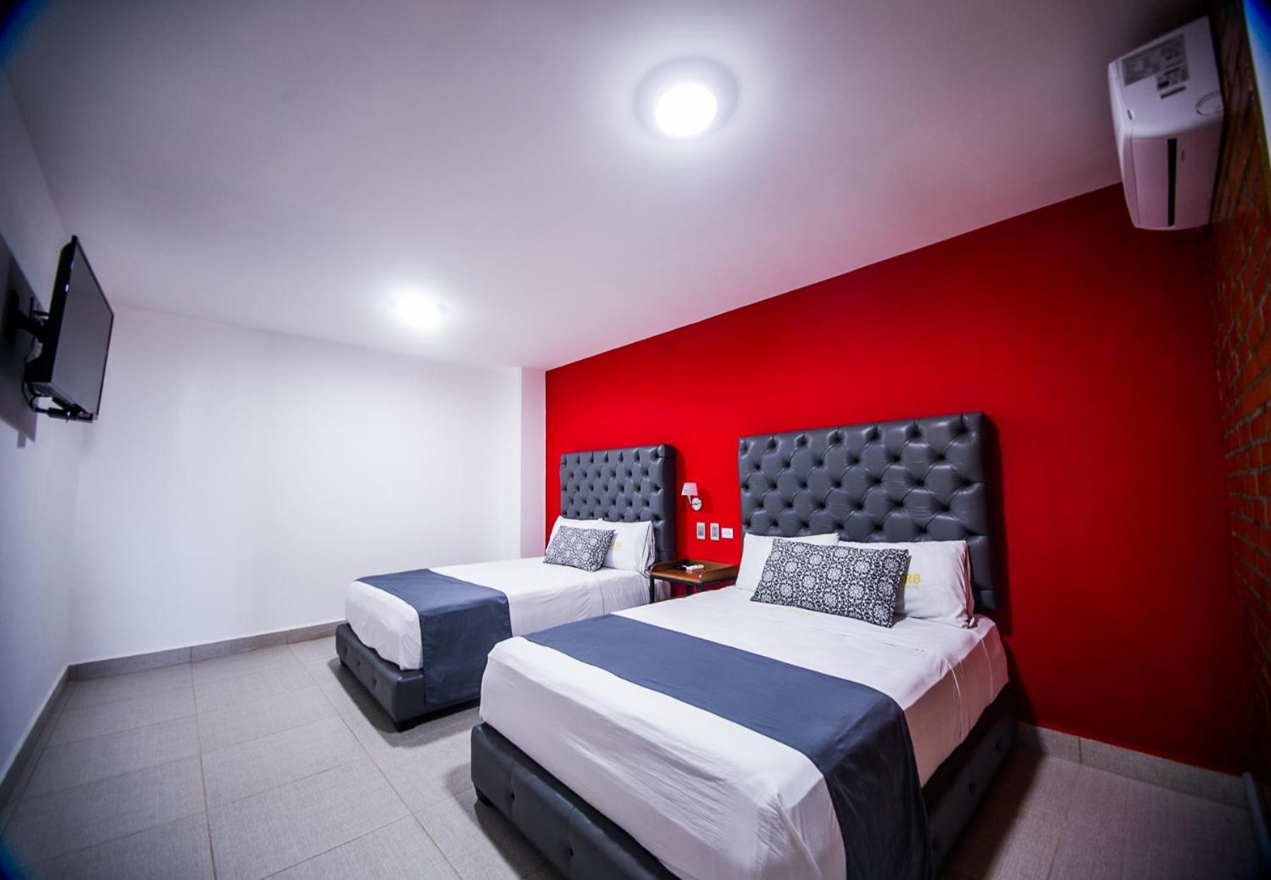 Superior Double Room with Two Double Beds - Photo 35