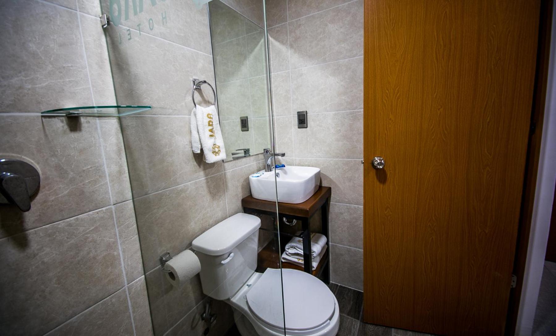 Deluxe King Room - Photo 3