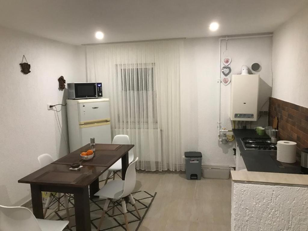 One-Bedroom Apartment photo 3