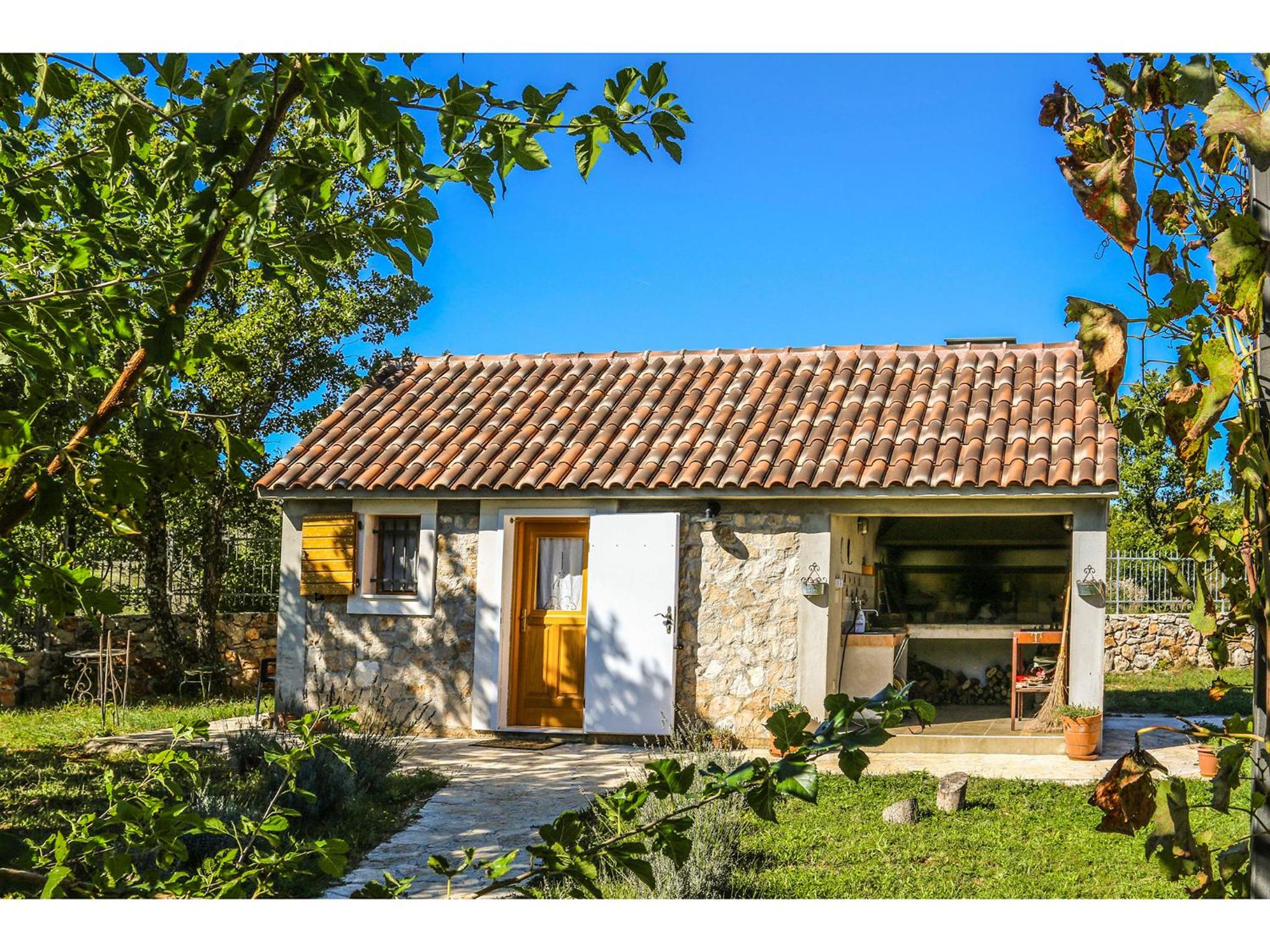 Three-Bedroom Villa photo 3