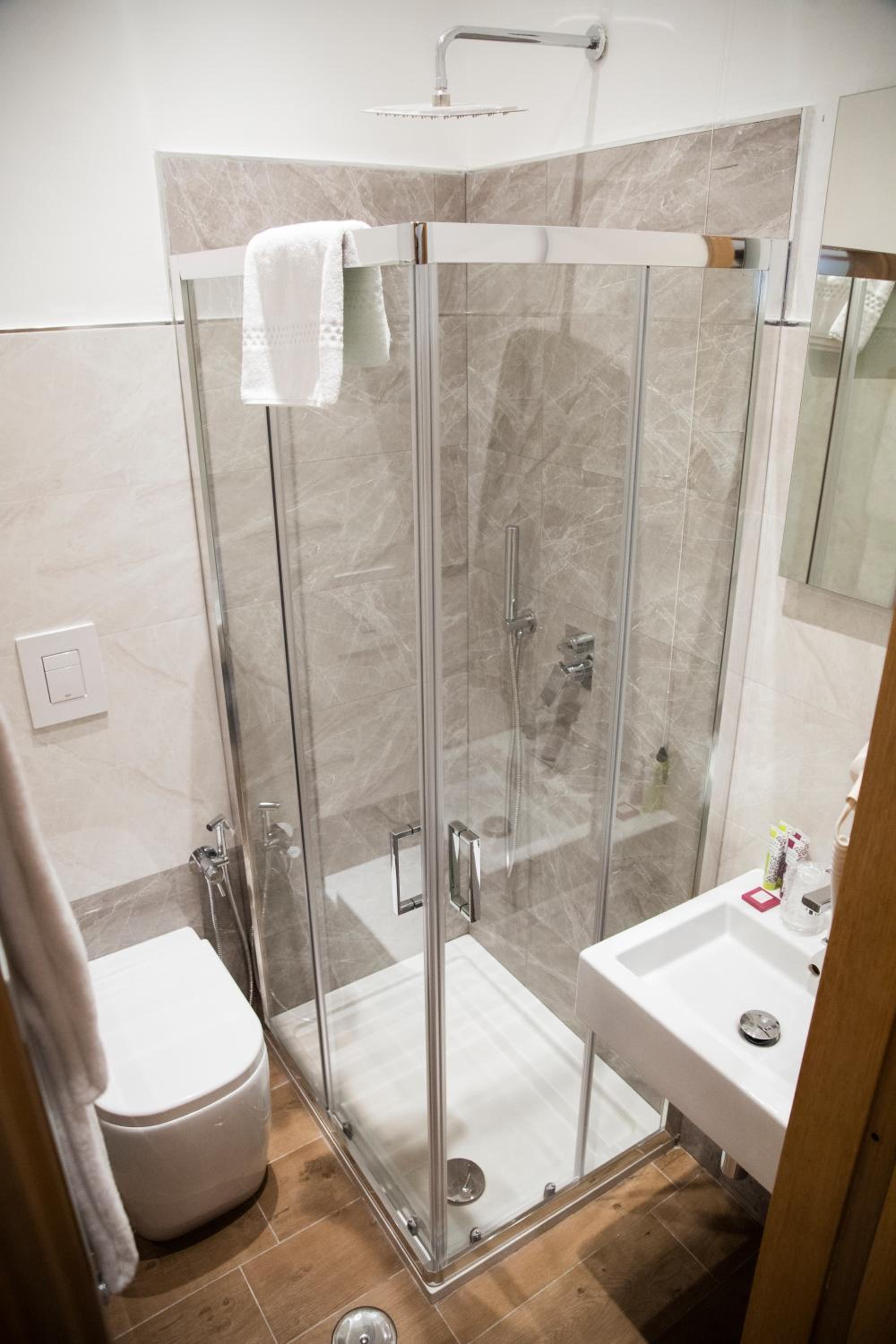 Small Double Room with City View photo 3
