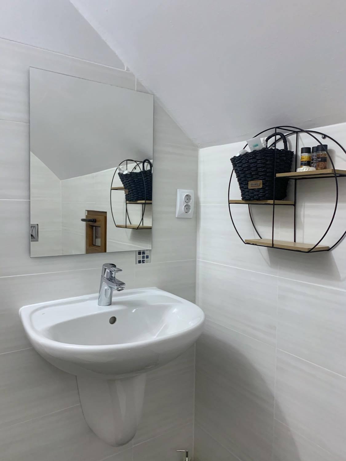 Deluxe Double Room with Balcony - Photo 9