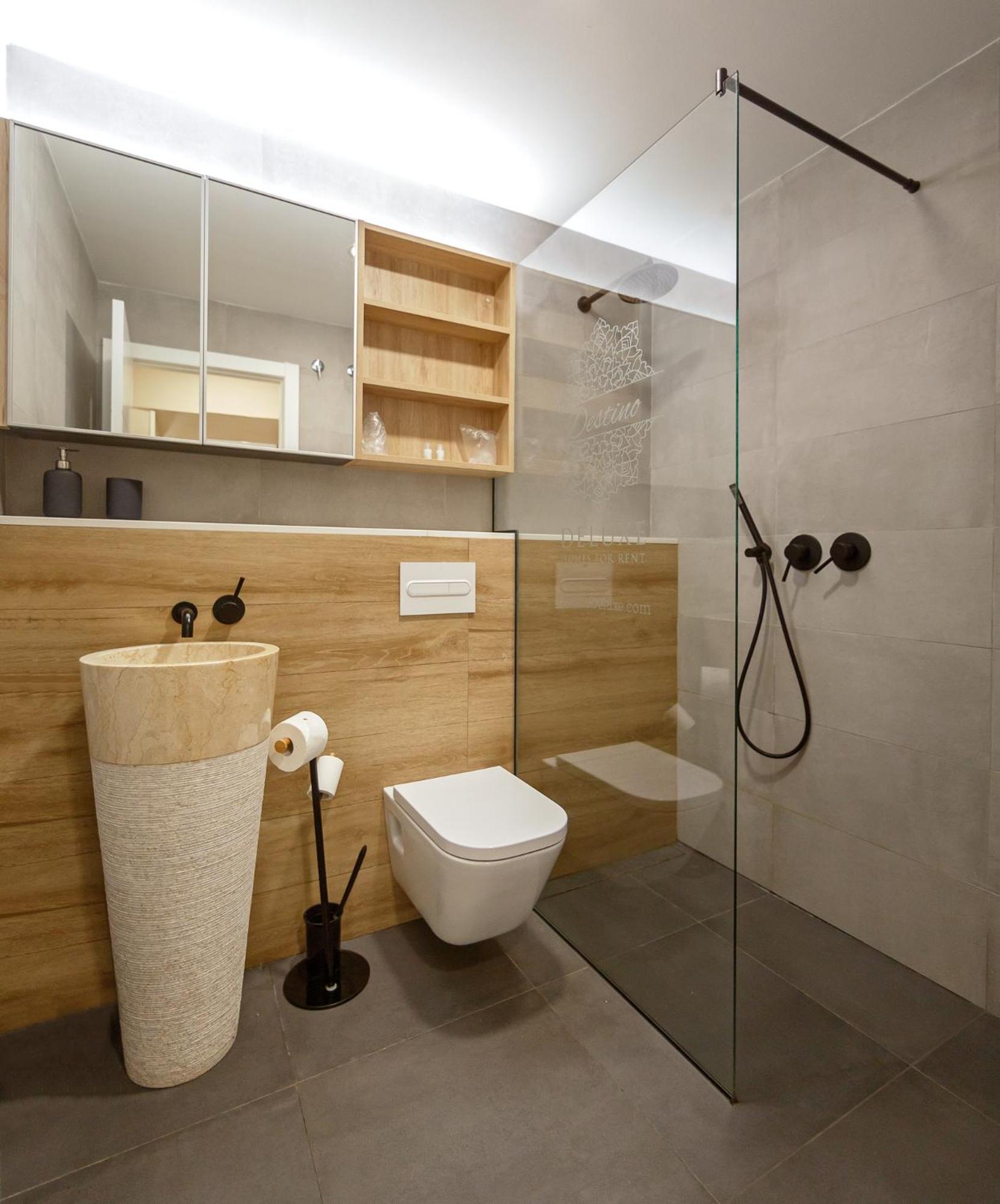 Apartment - Split Level - Photo 4