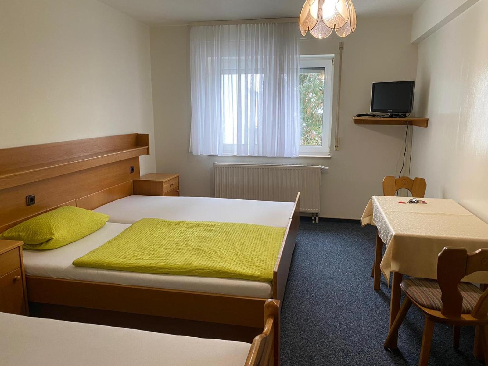 Economy Triple Room - Photo 2