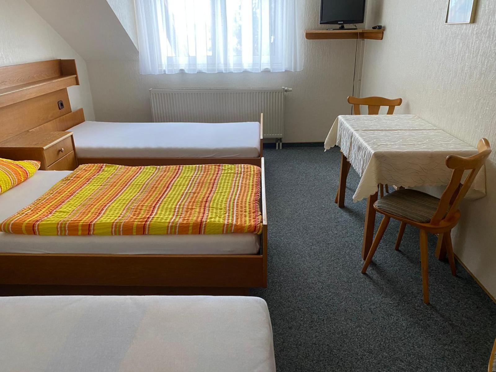 Economy Triple Room - Photo 1