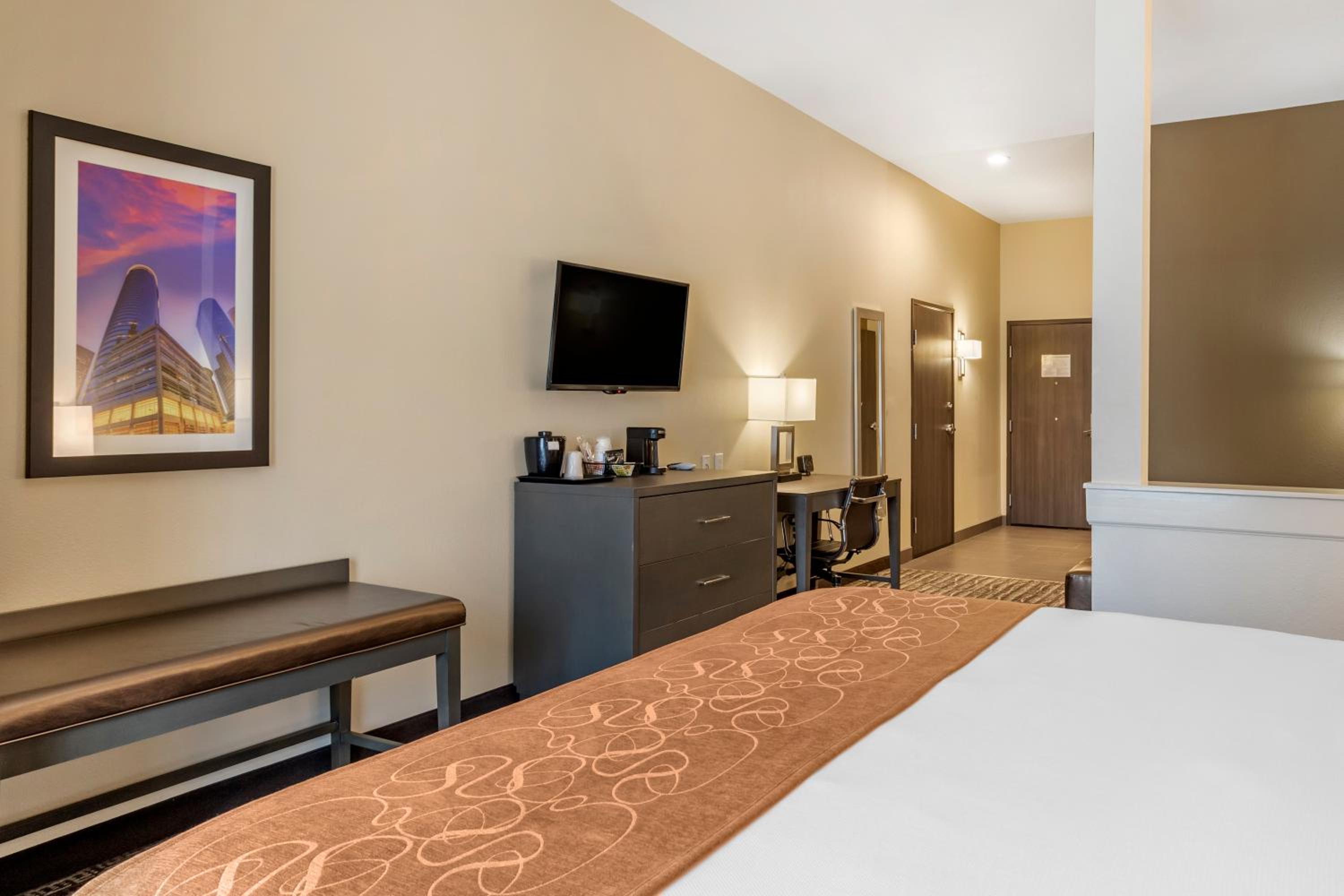 King Suite - Accessible/Non-Smoking