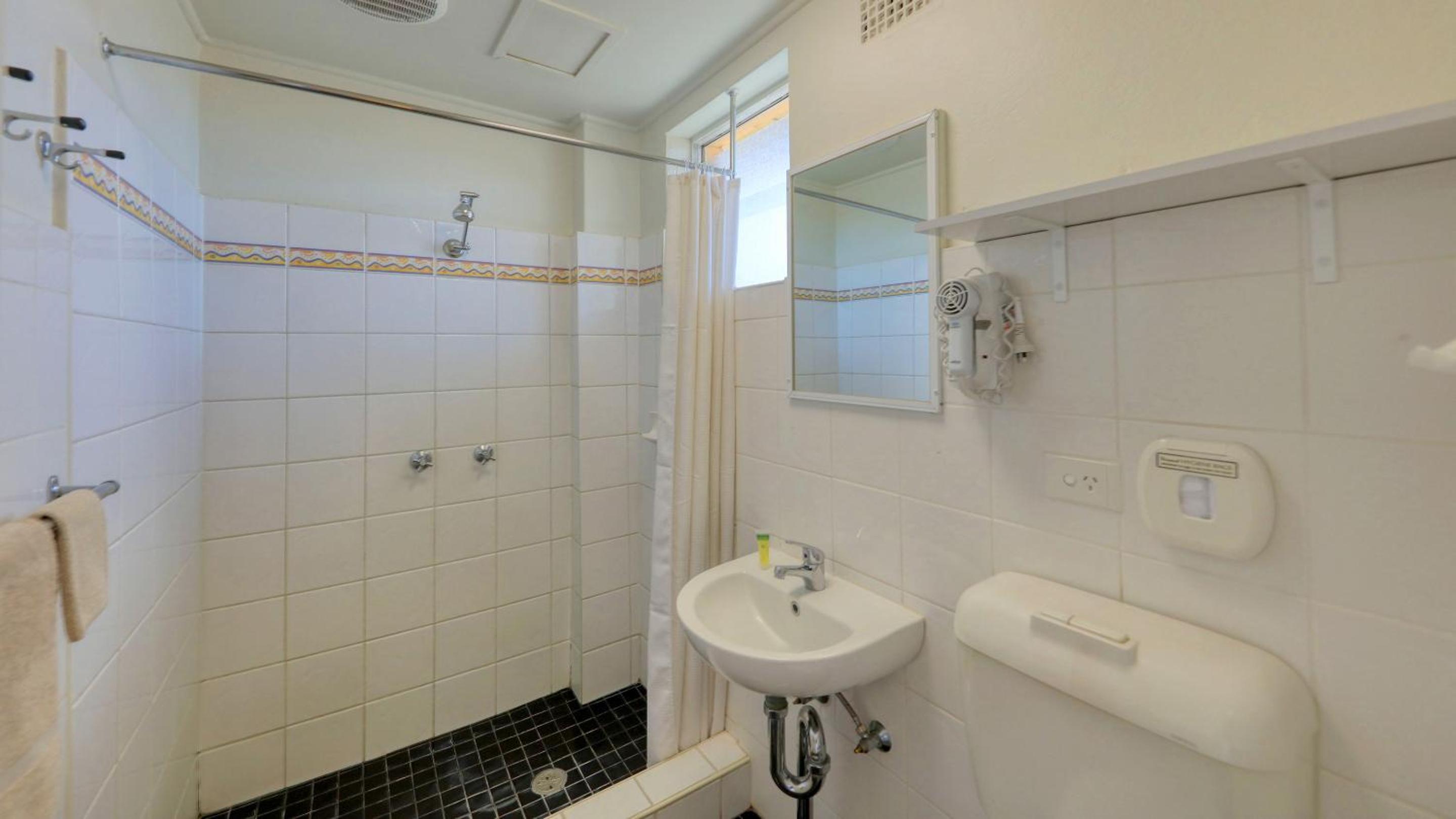 Queen Room photo 3