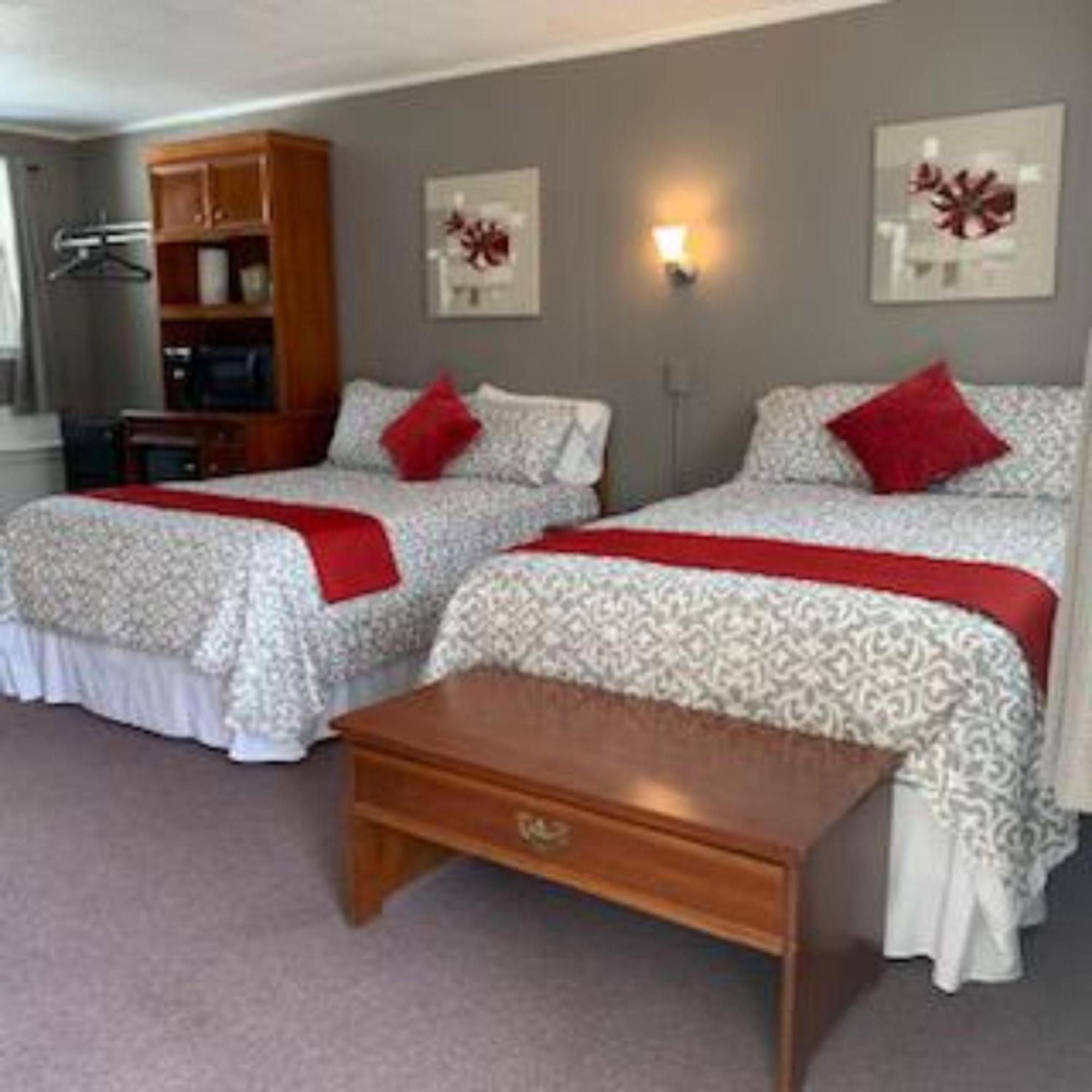 Classic Quadruple Room - Photo 7