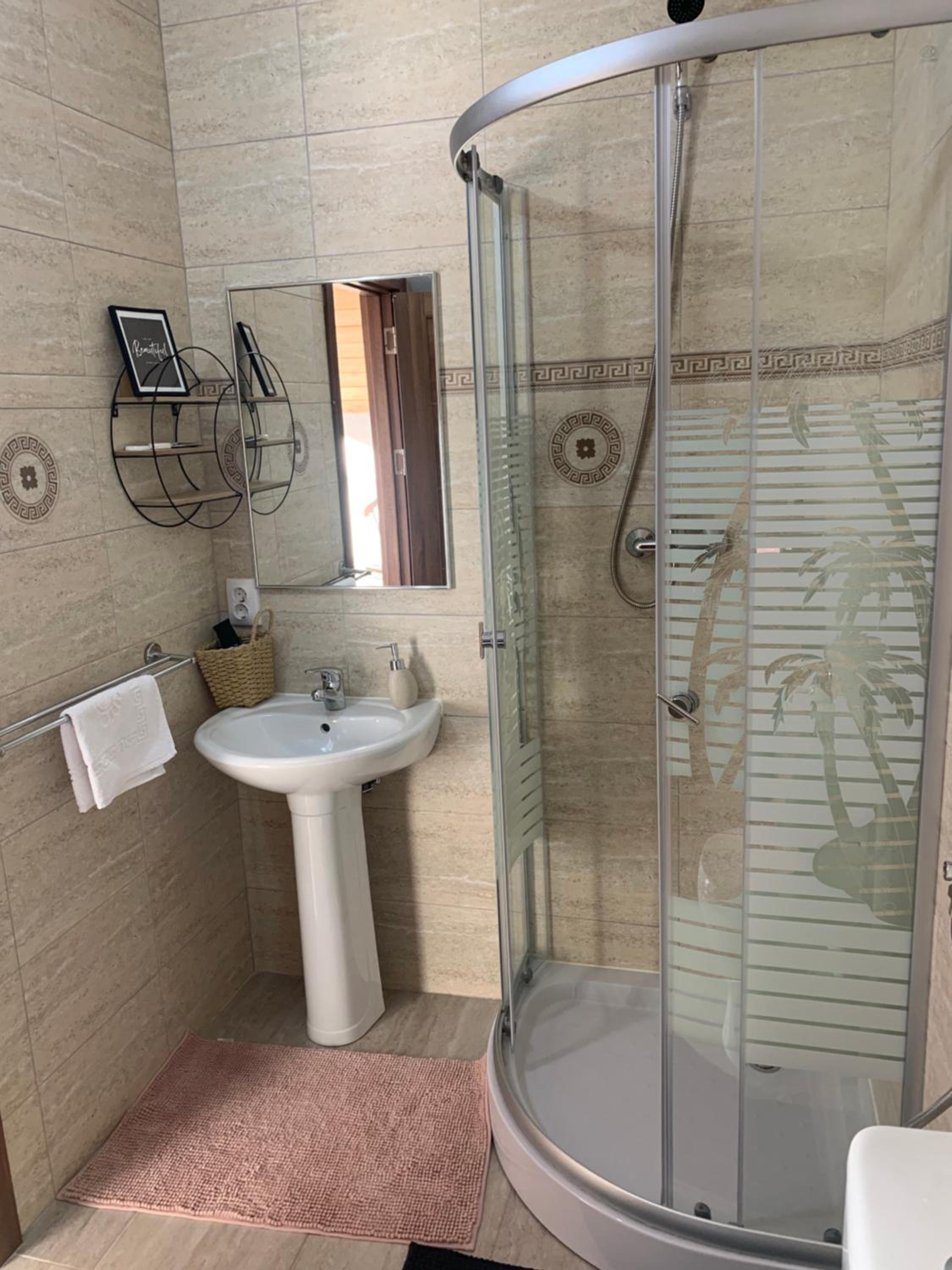 Deluxe Double Room with Balcony - Photo 11