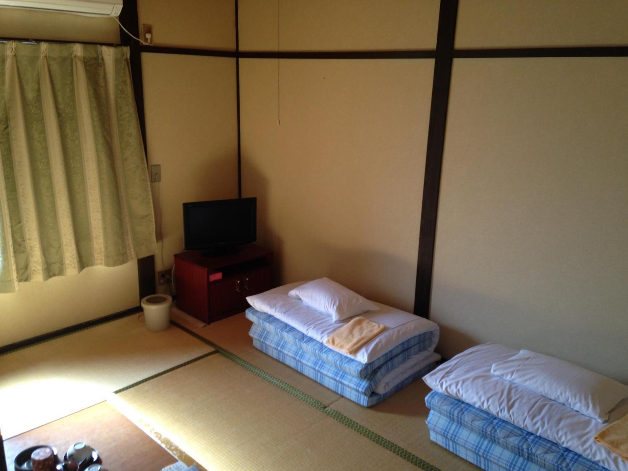 Japanese-Style Twin Room with Shared Bathroom