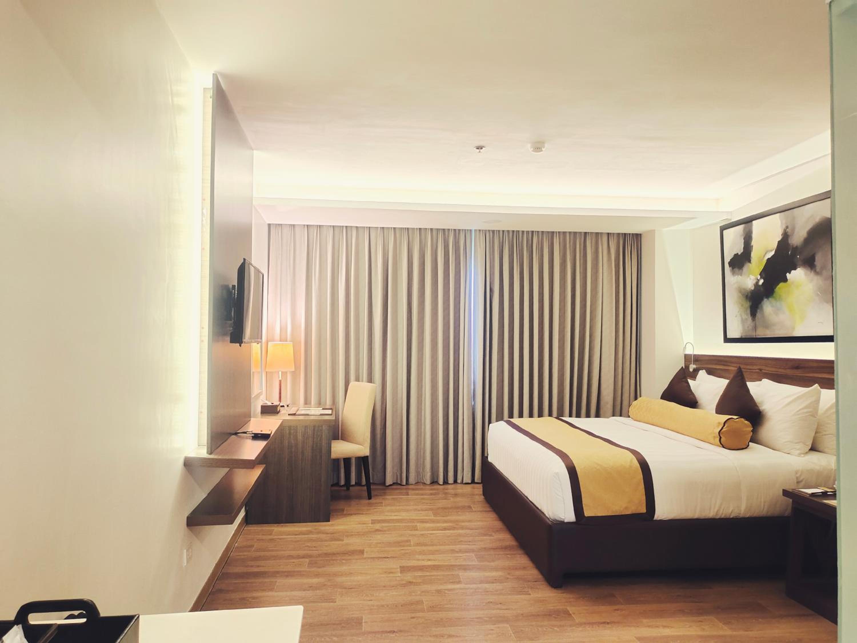 Deluxe Family Room