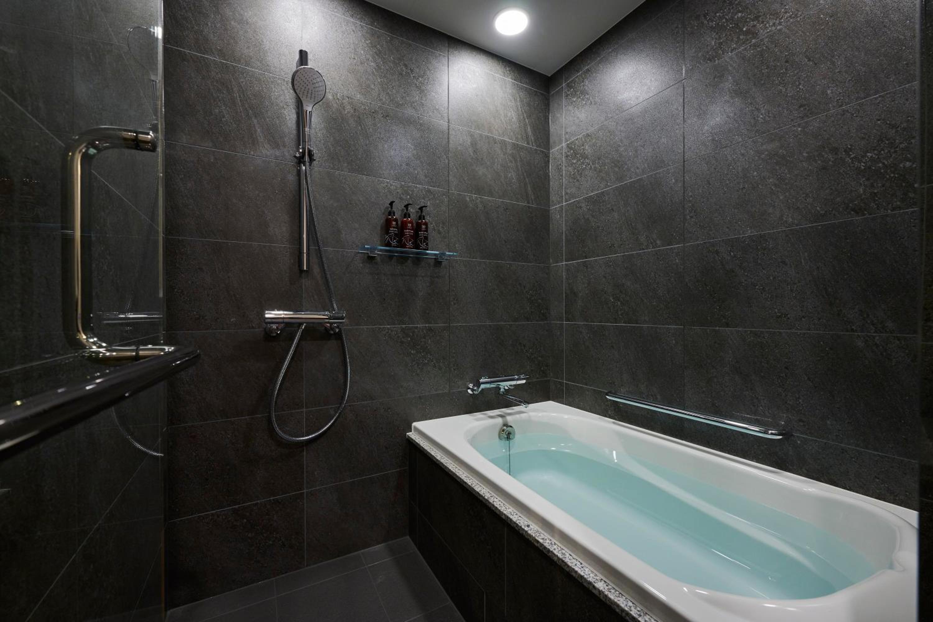 Standard Twin Room - Non-Smoking - Photo 6