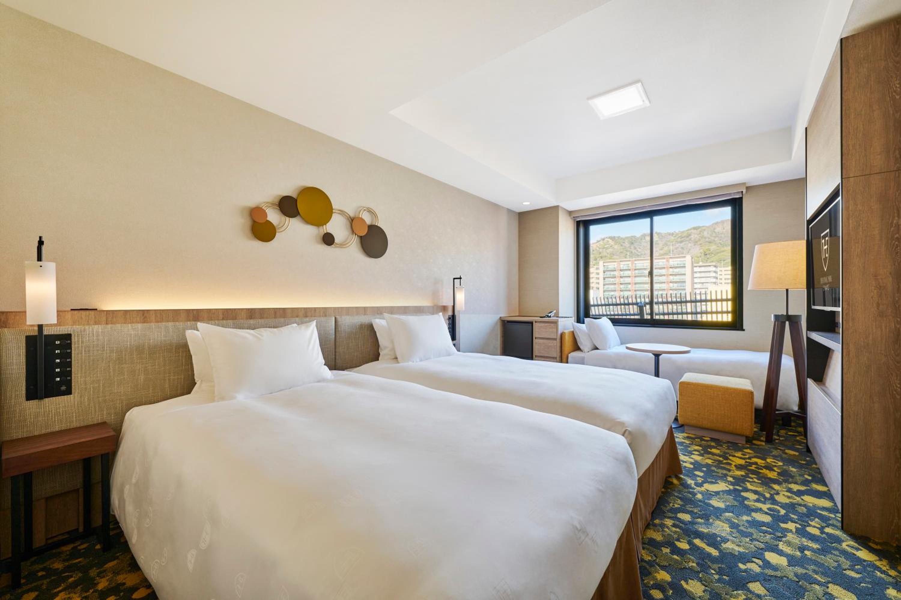 Deluxe Twin Room - Non-Smoking - Photo 9