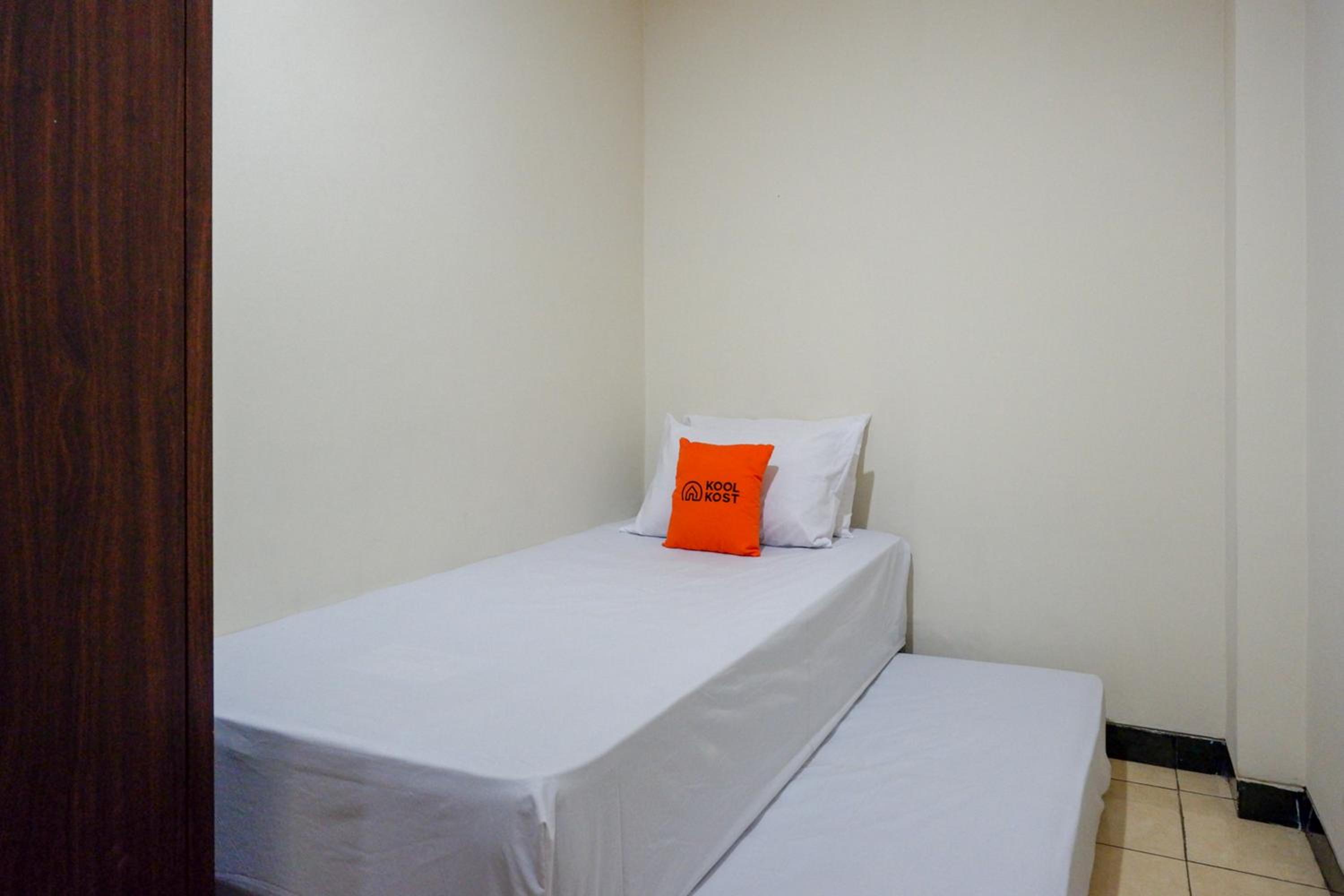 Economy Single Room