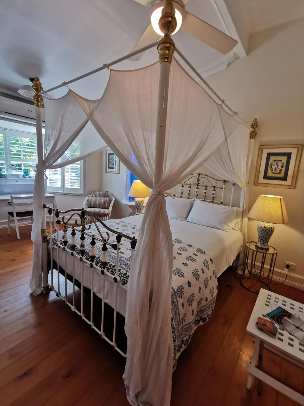 Queen Room with Spa Bath photo 2