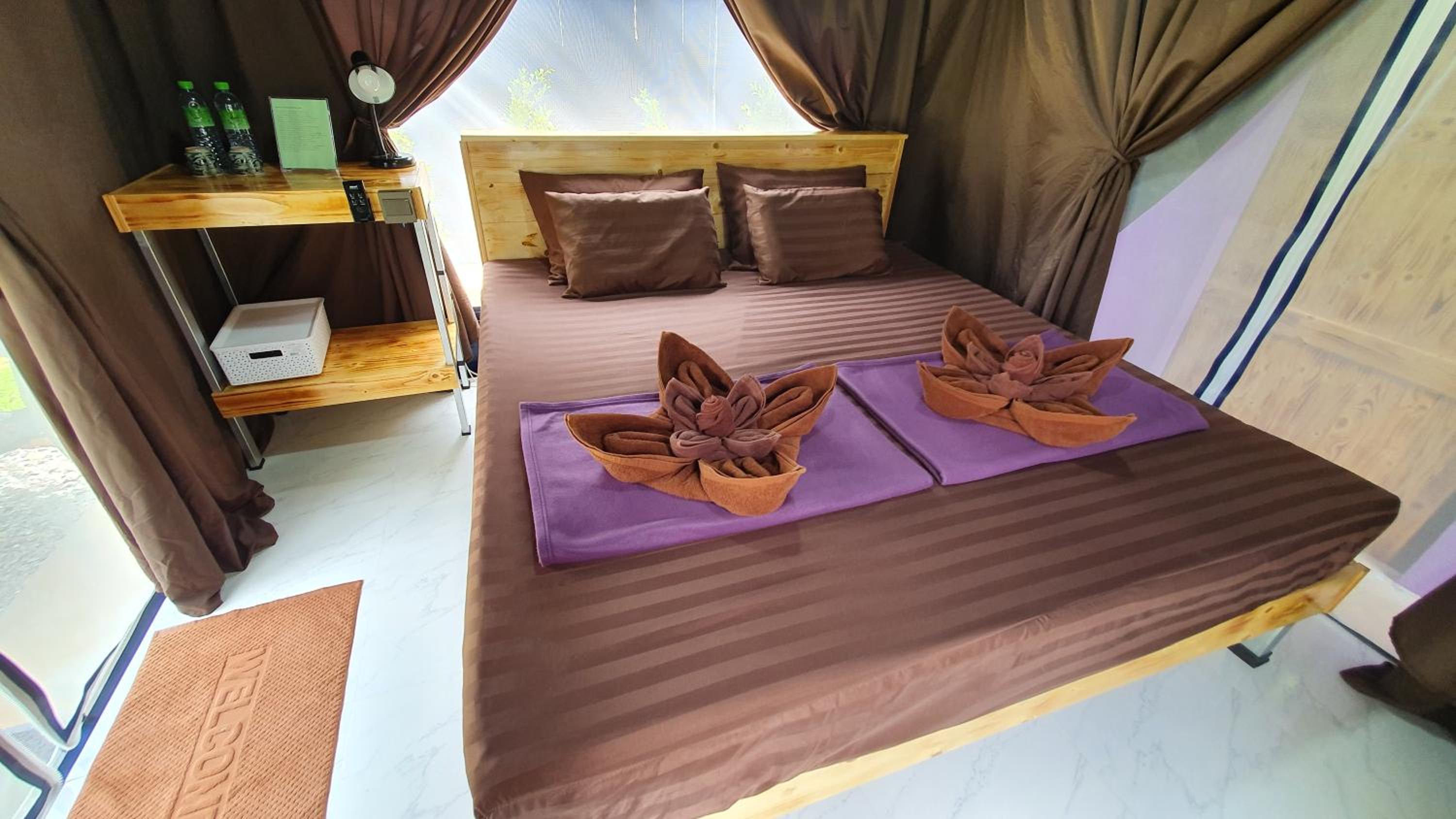Standard Double Room - Photo 11