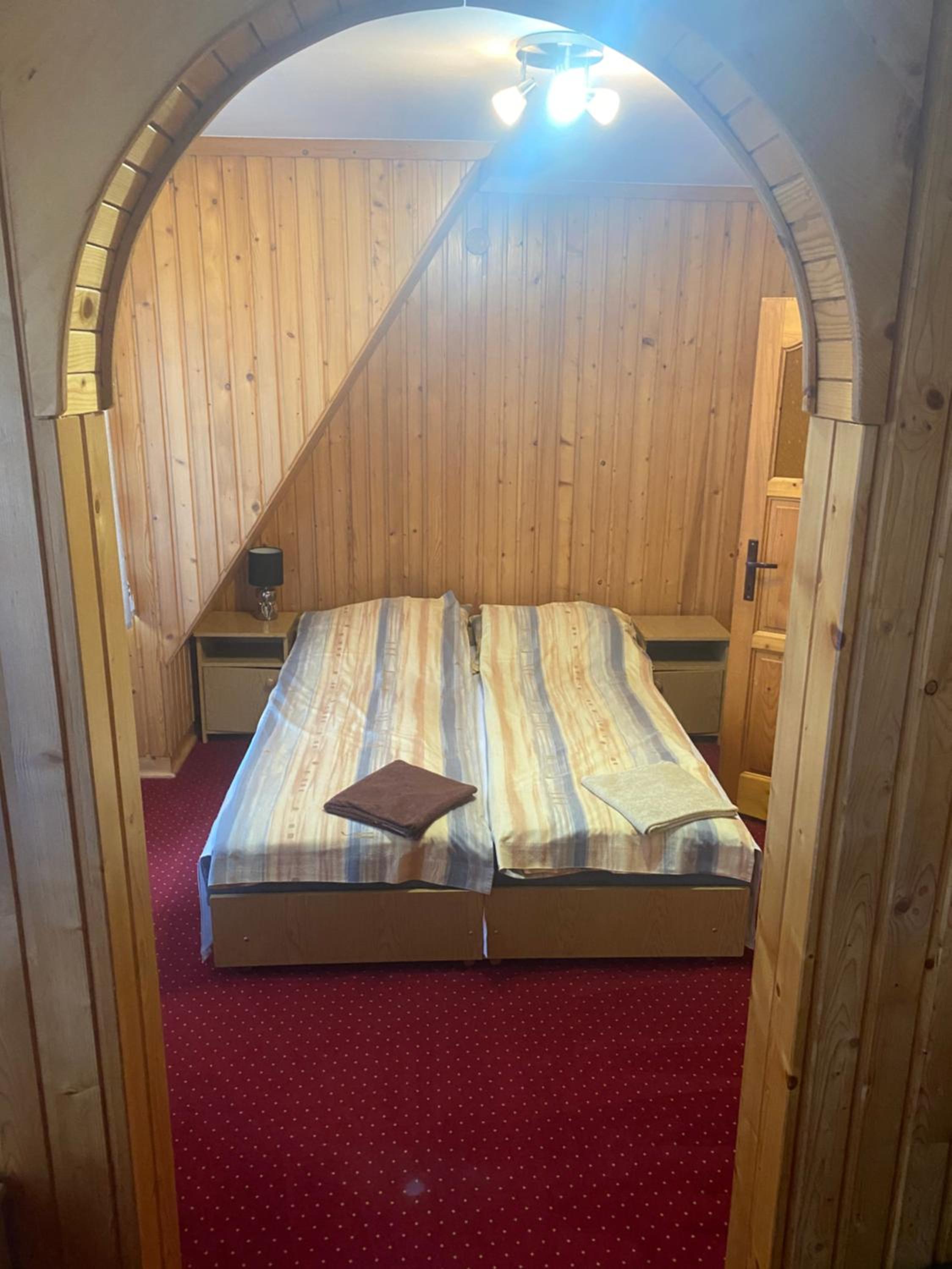 Quadruple Room with Private Bathroom - Photo 7