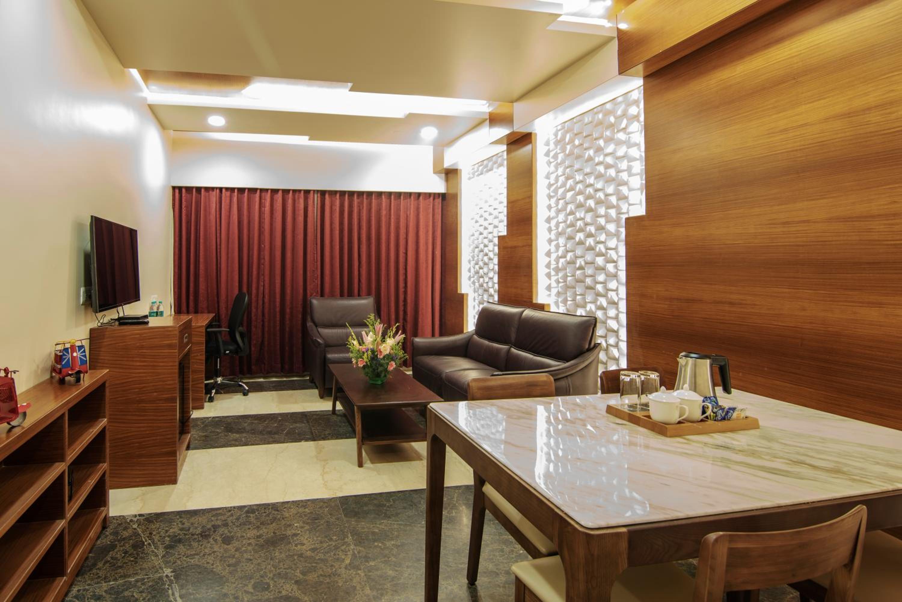 Suite - Photo 5