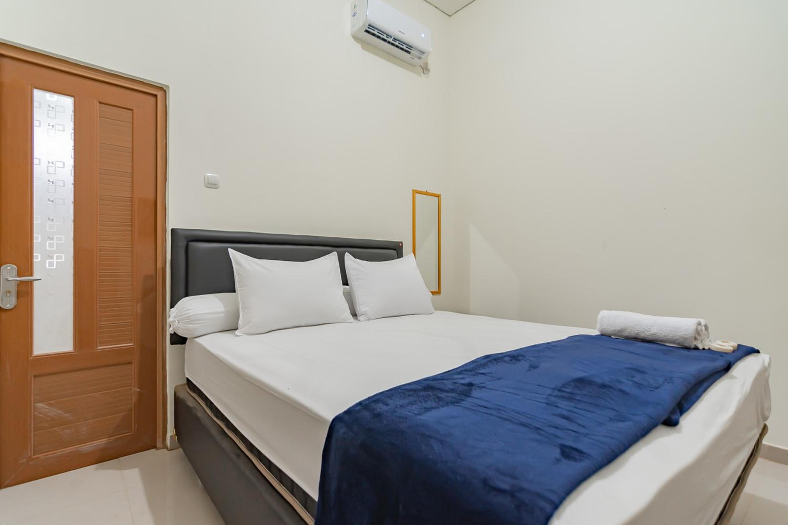 Economy Double Room photo 1