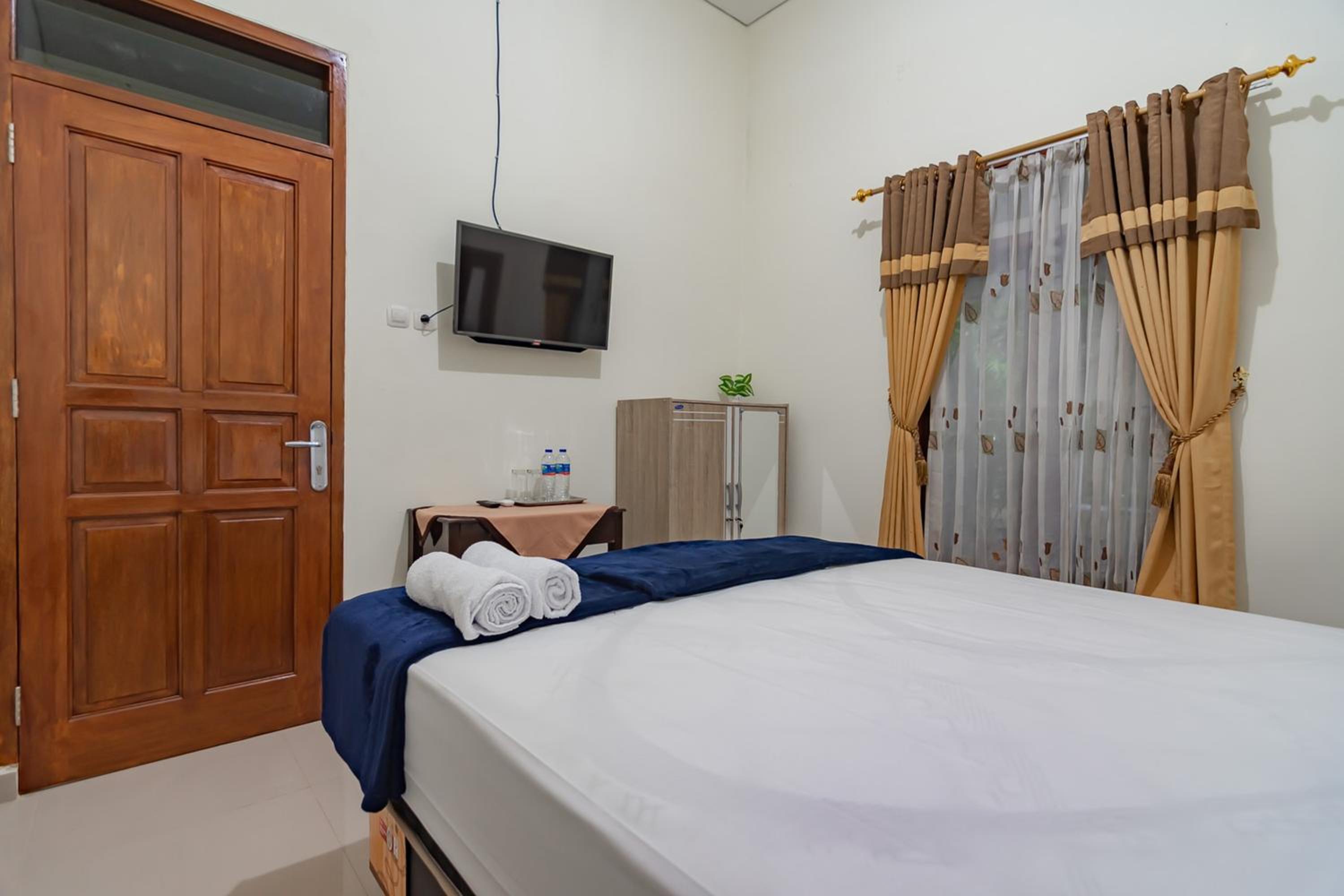 Economy Double Room photo 3