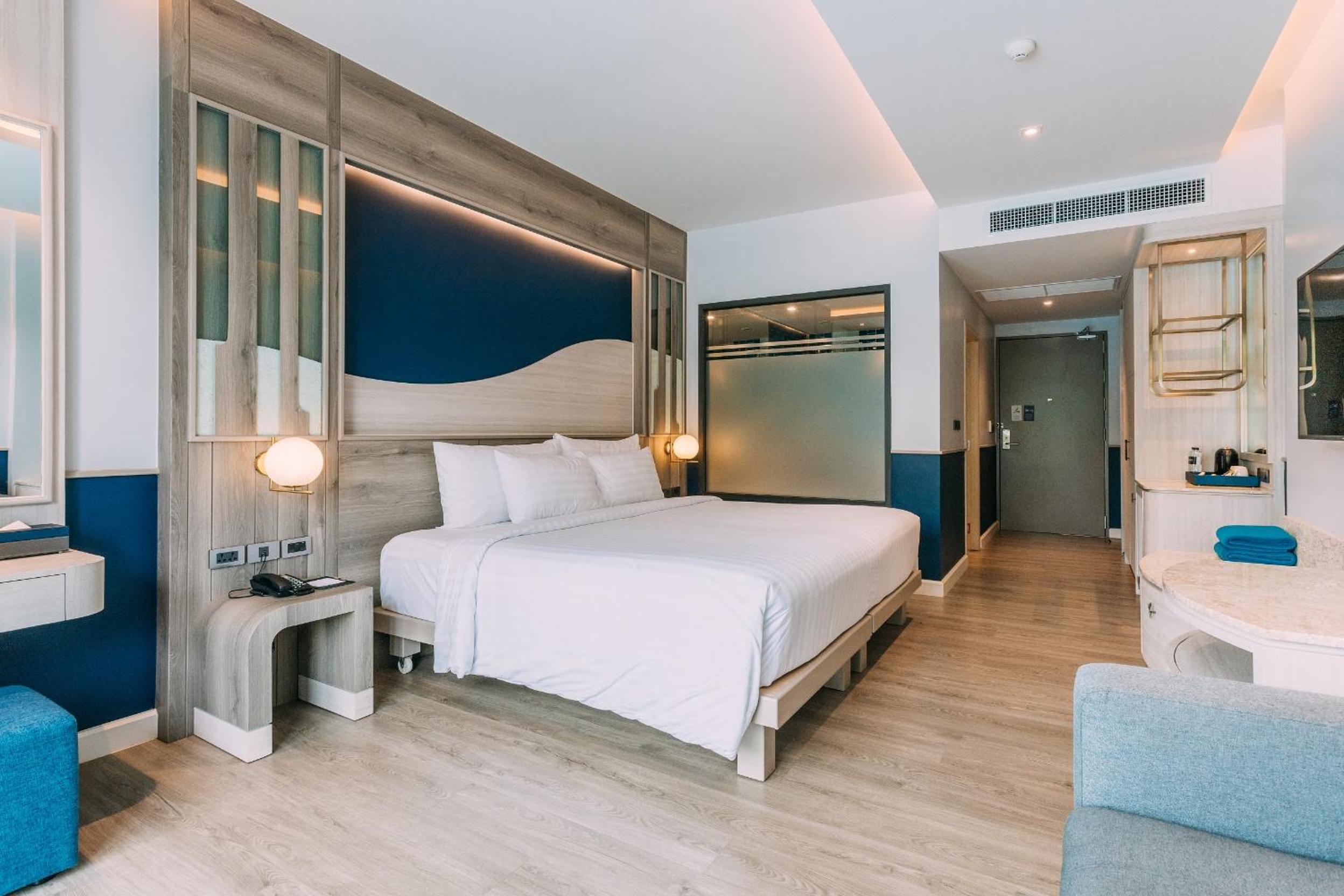 Deluxe Double or Twin Room with Pool Access - Photo 19