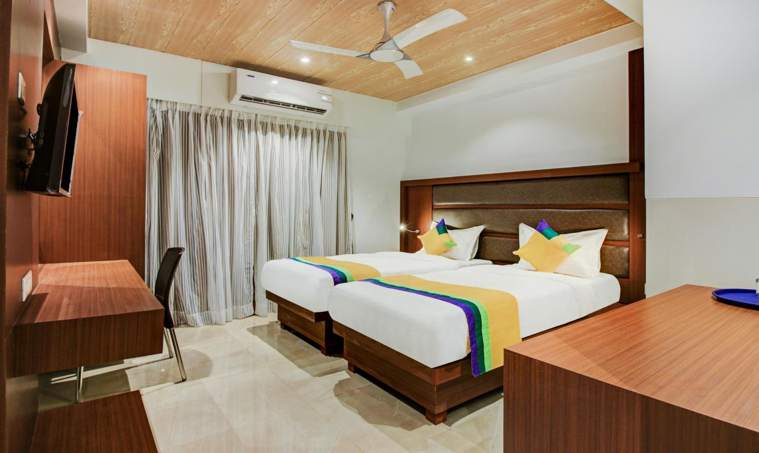 Large Twin Room photo 1