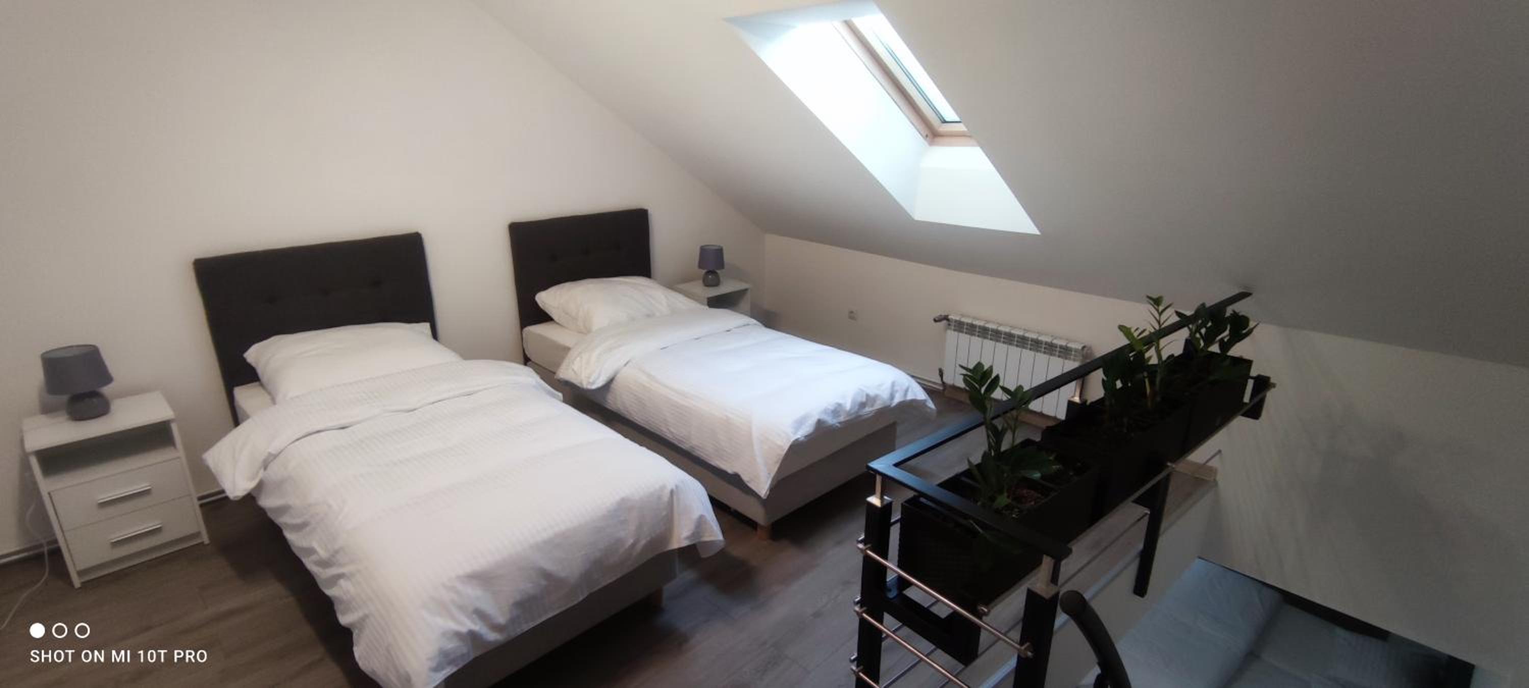 Quadruple Room with Bathroom - Photo 6
