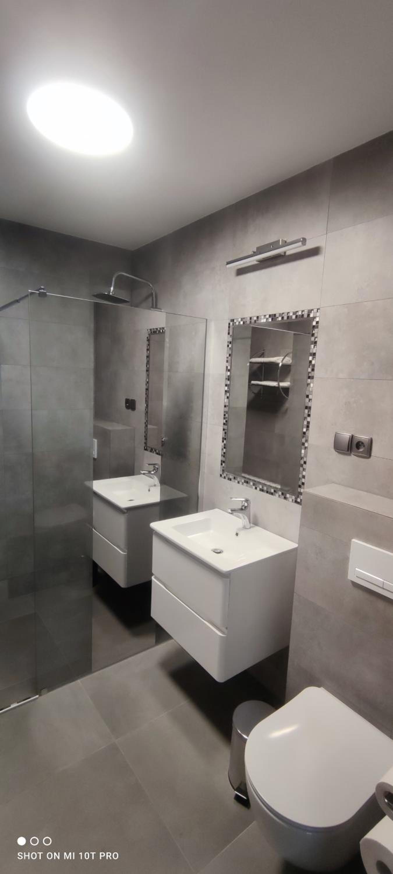Quadruple Room with Bathroom - Photo 4