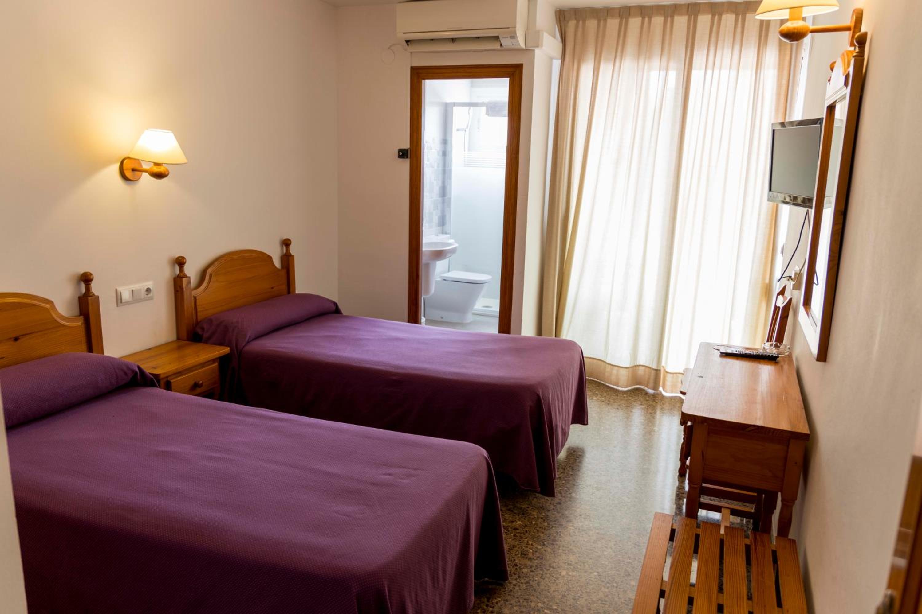 Double or Twin Room photo 3