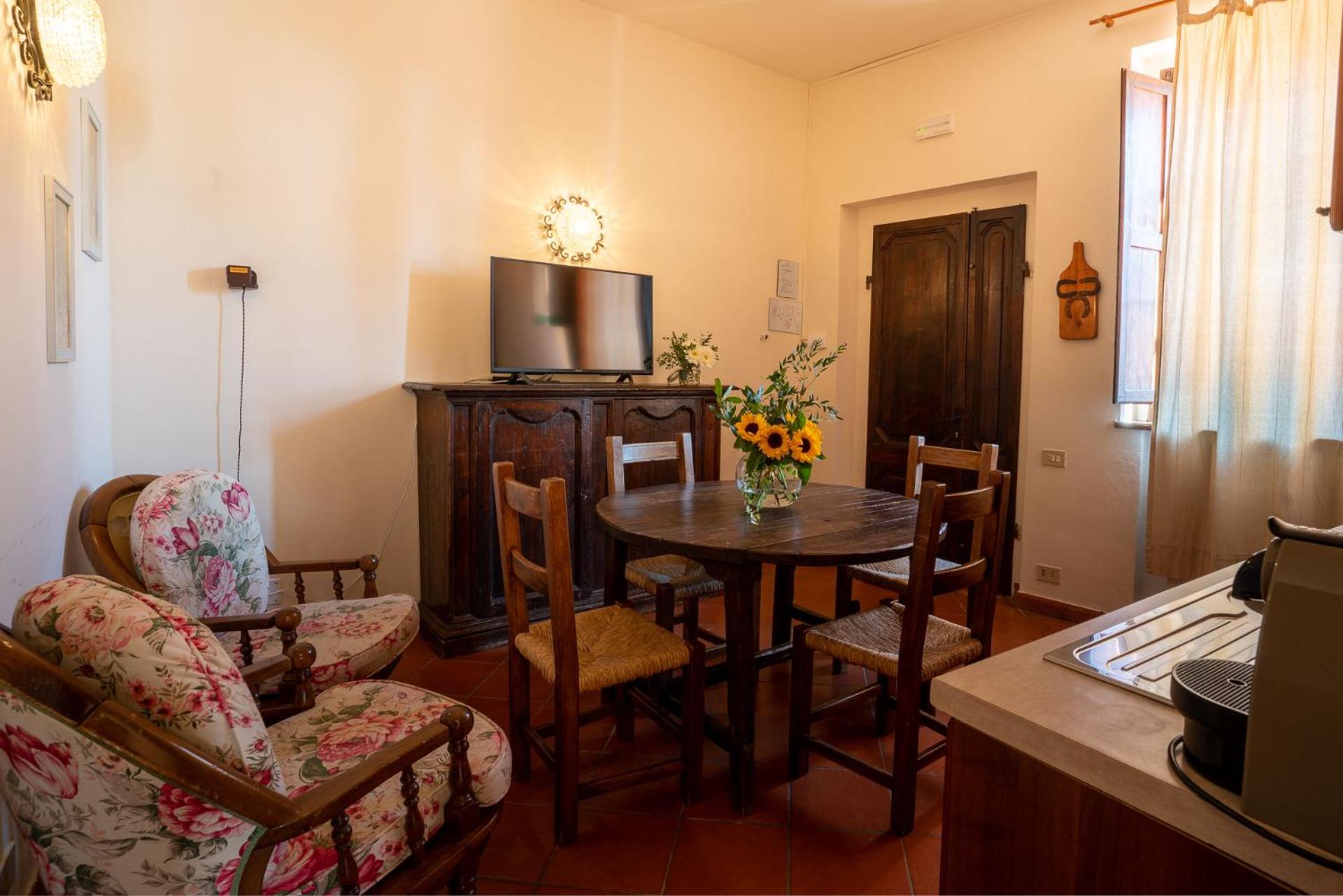 Essential Three-room Apartment - Photo 8
