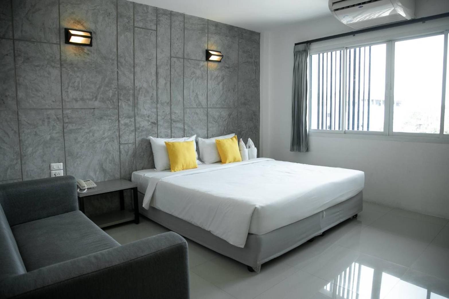 Deluxe King Room photo 1