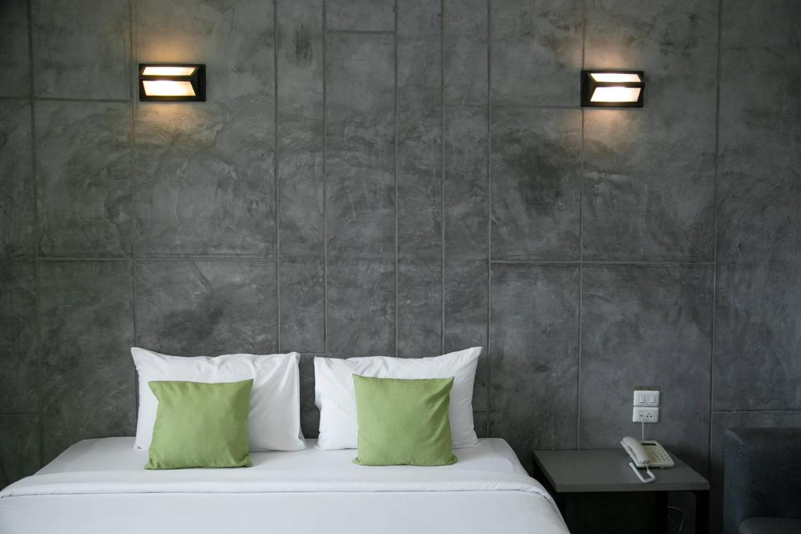 Deluxe King Room photo 2