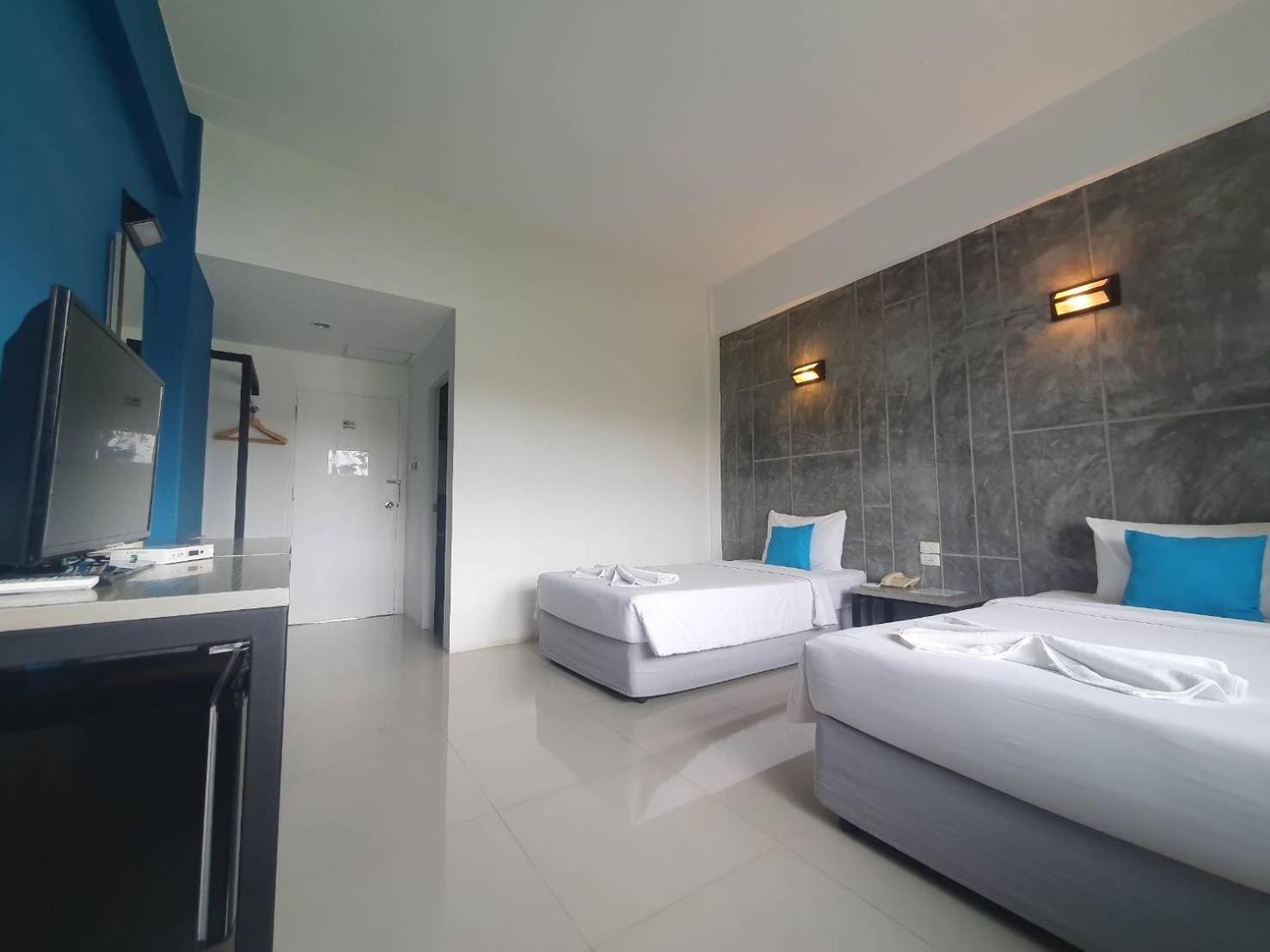 Deluxe Twin Room - Photo 6