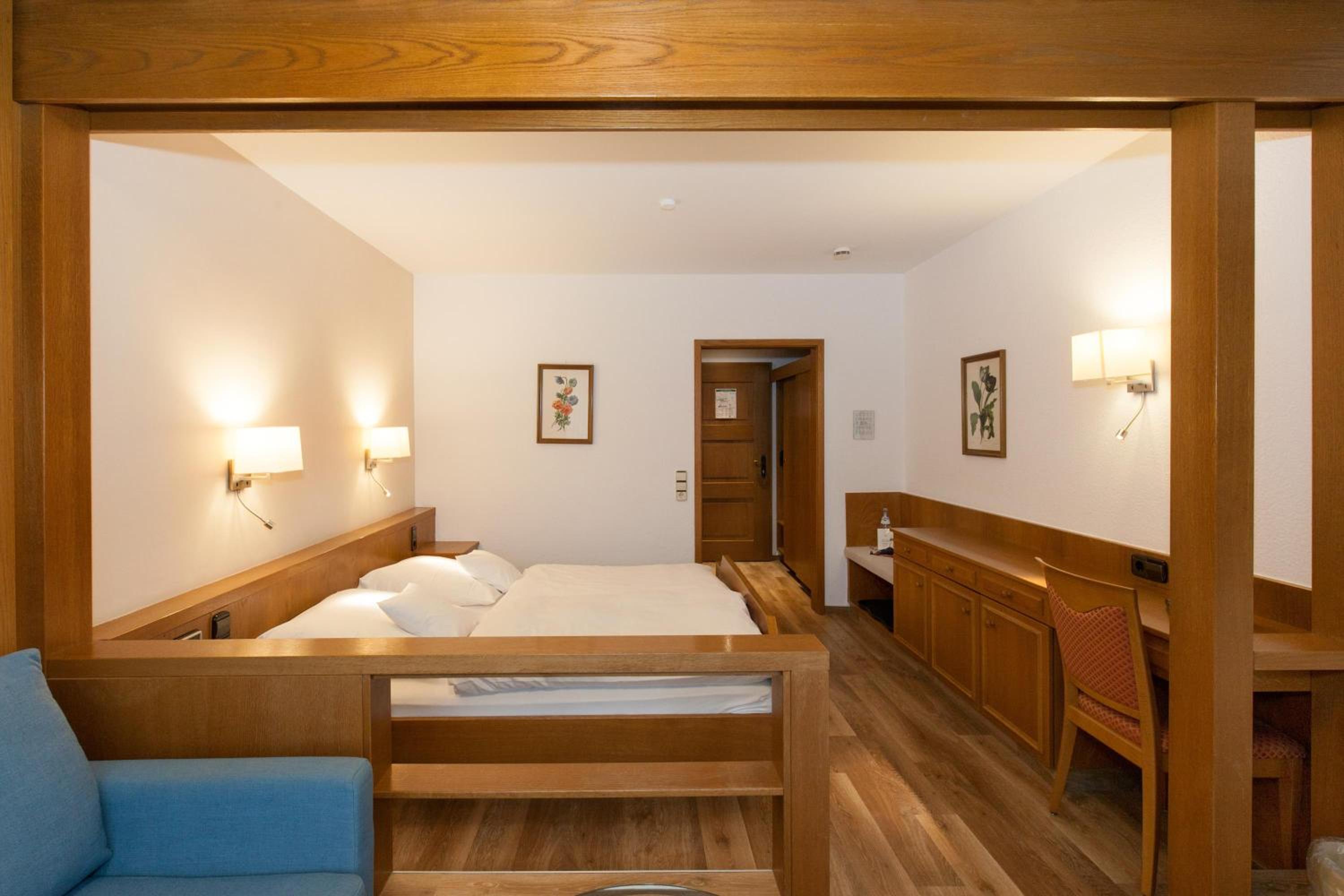 Comfort Plus Room B with Balcony photo 3