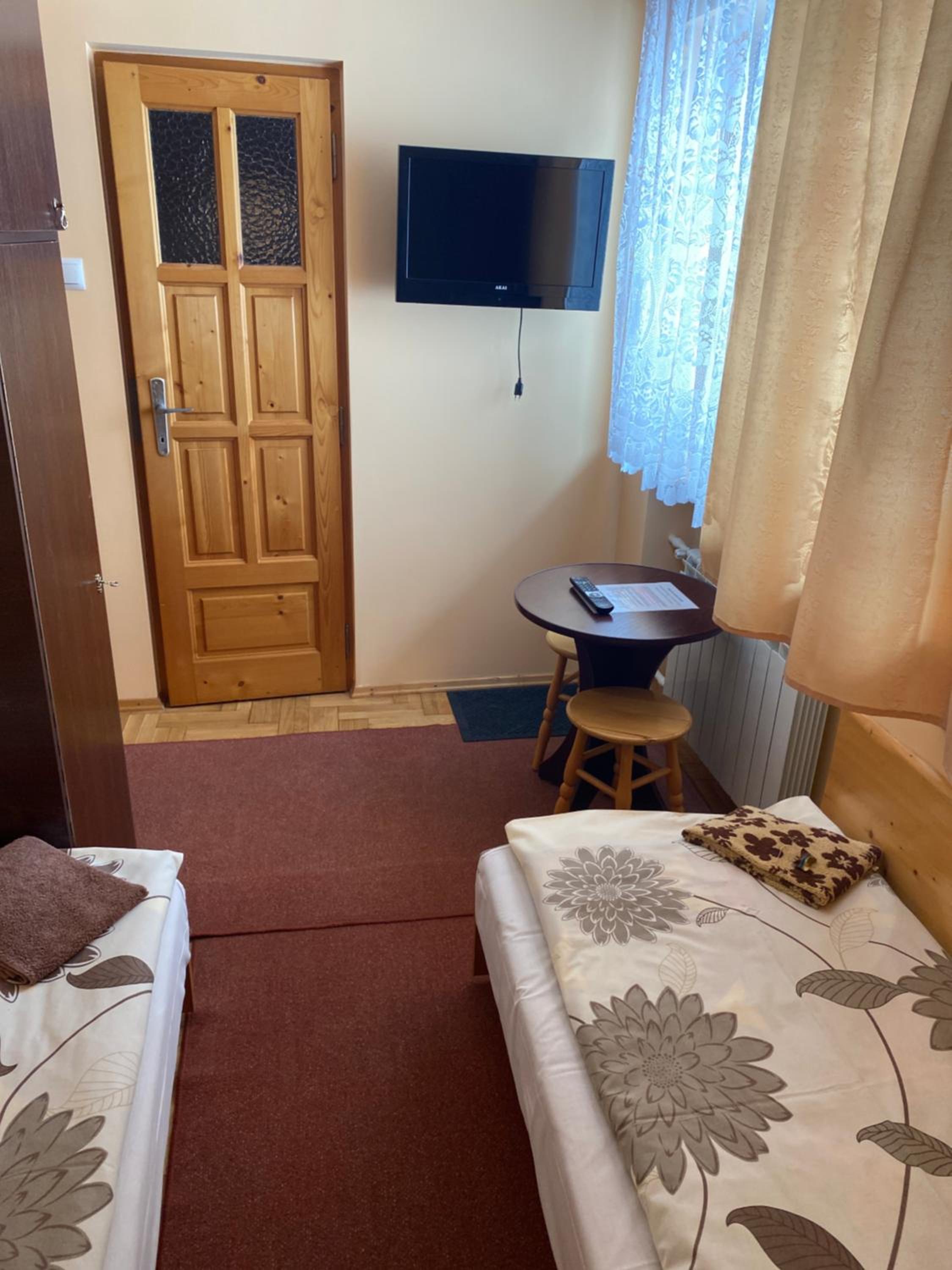 Budget Double Room - Photo 3