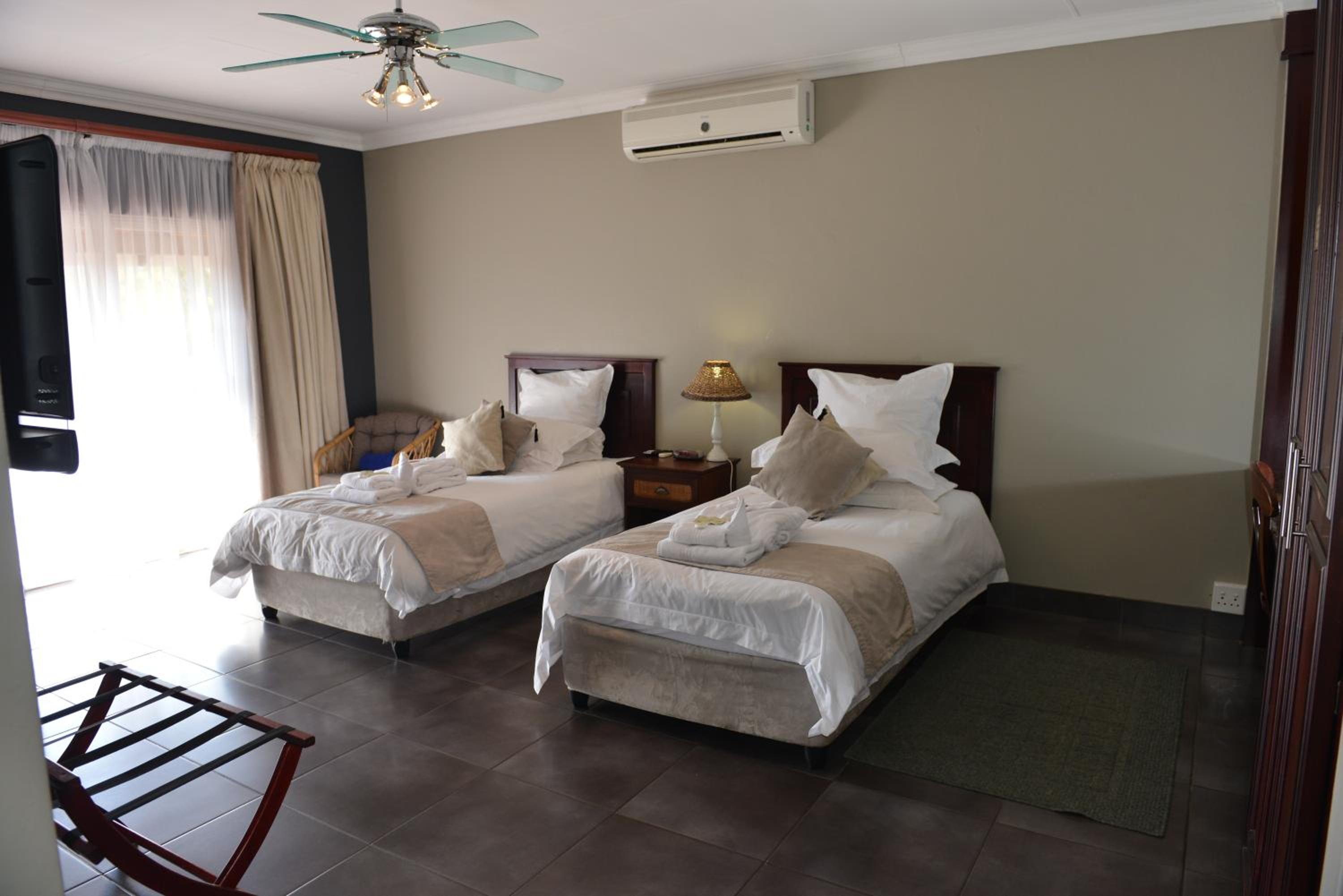 Deluxe Double or Twin Room - Photo 8