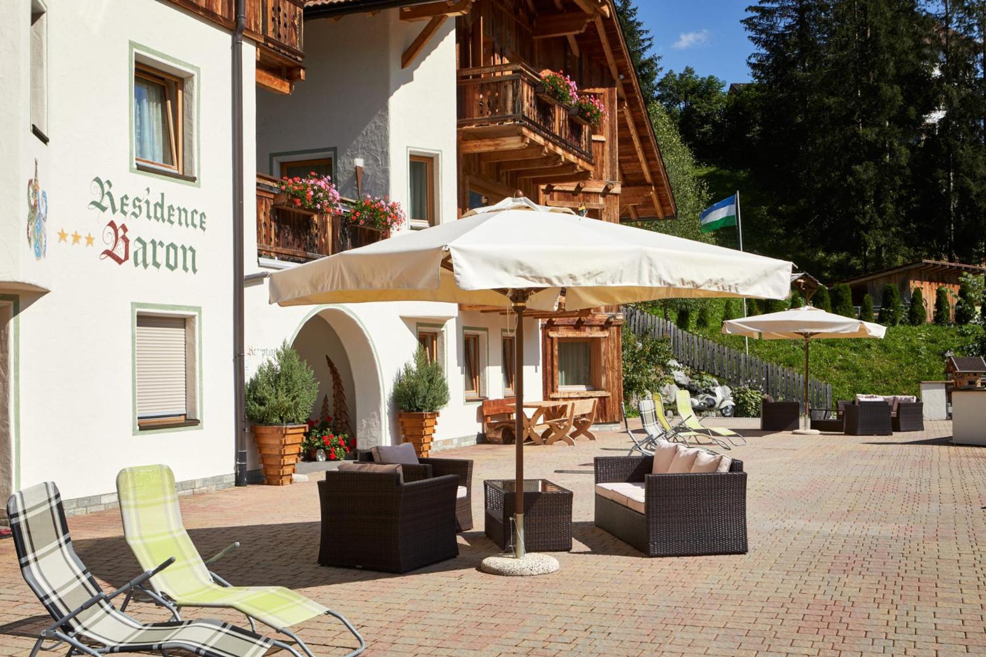 Two-Bedroom Apartment with Mountain View