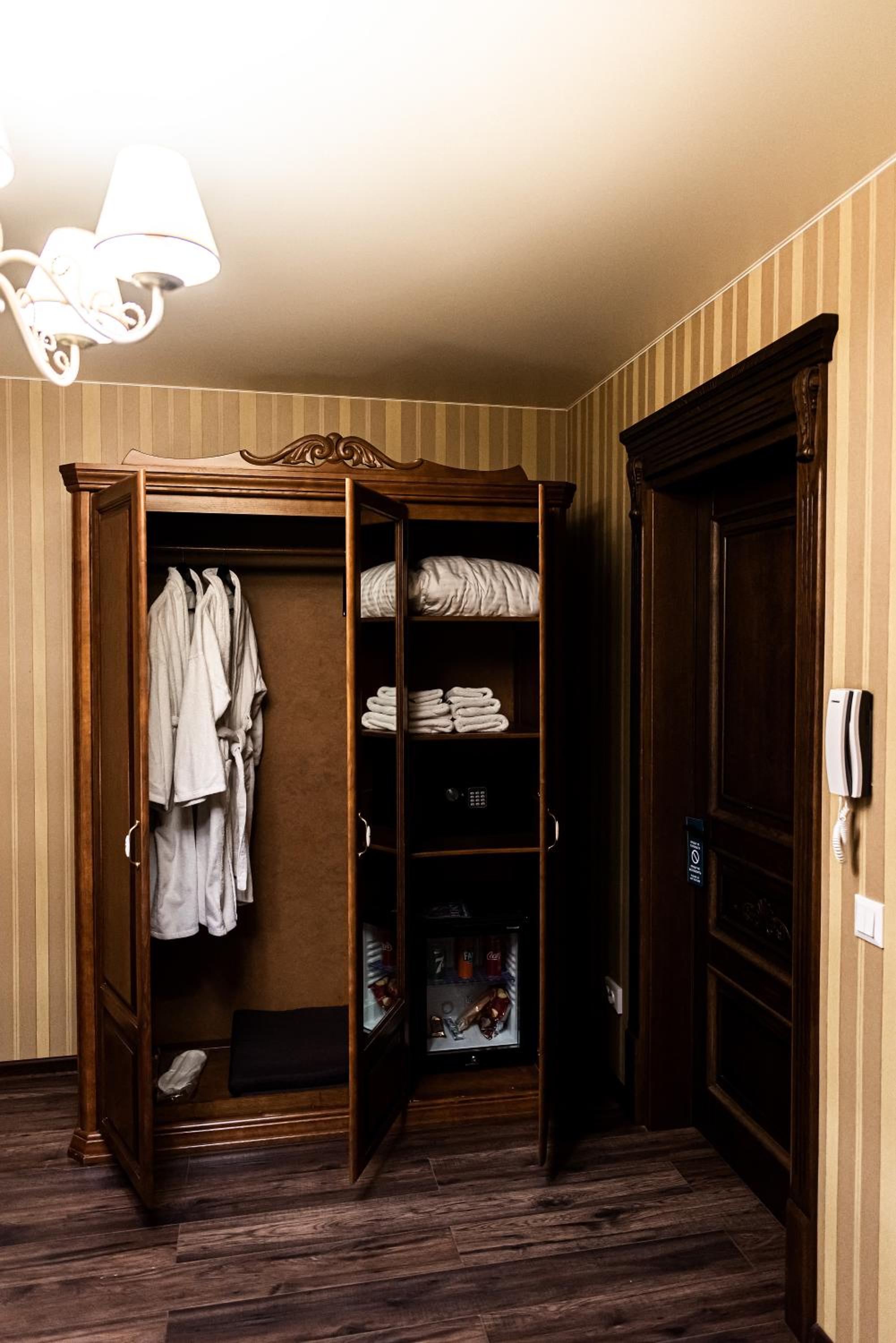 Suite with Balcony photo 3