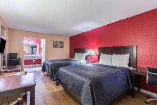 Efficiency Queen Suite with Two Queen Beds - Non Smoking photo 3