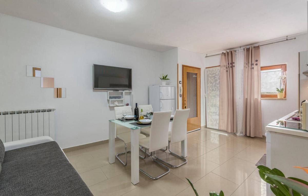 Apartment photo 3