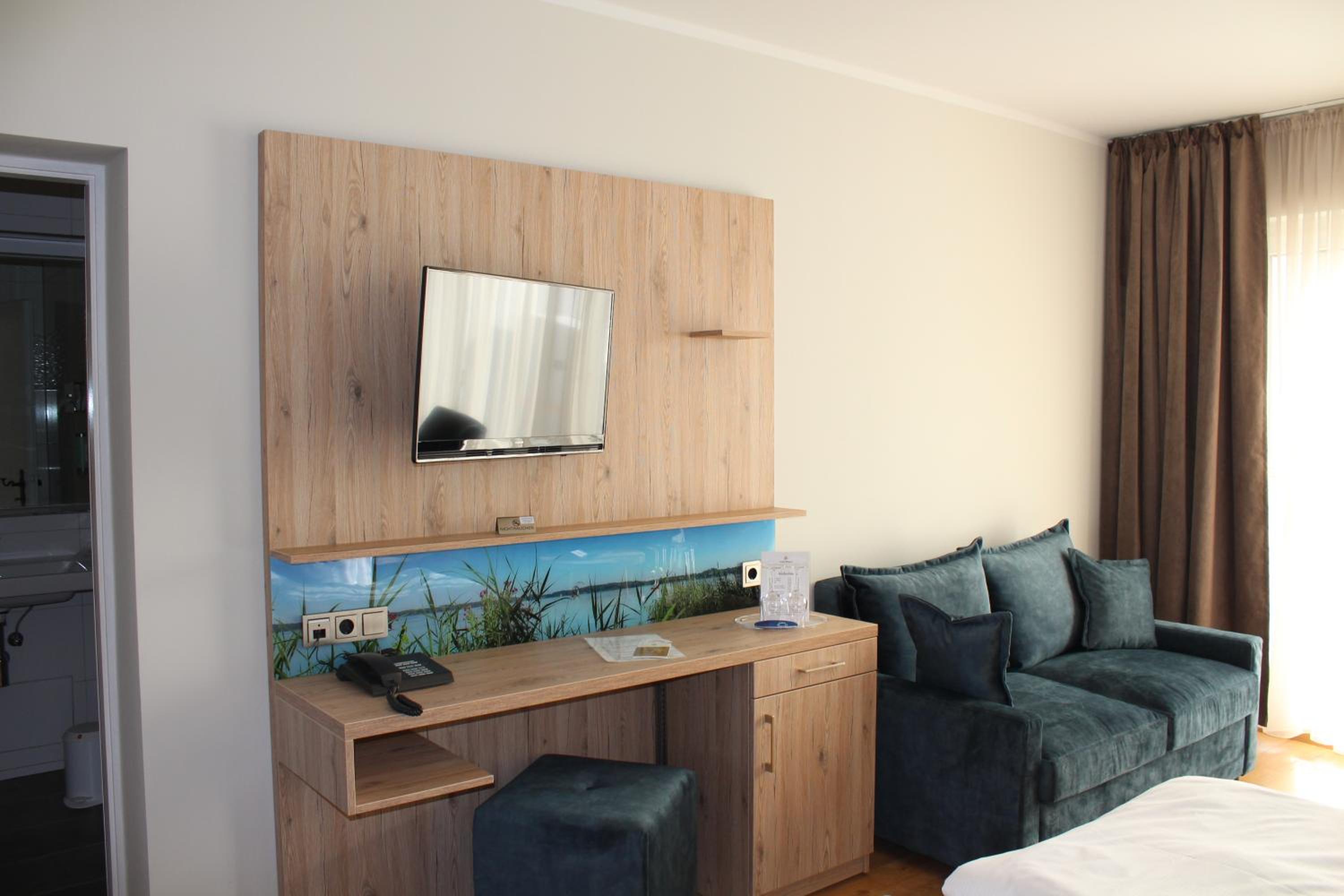 Standard Double Room - Photo 25