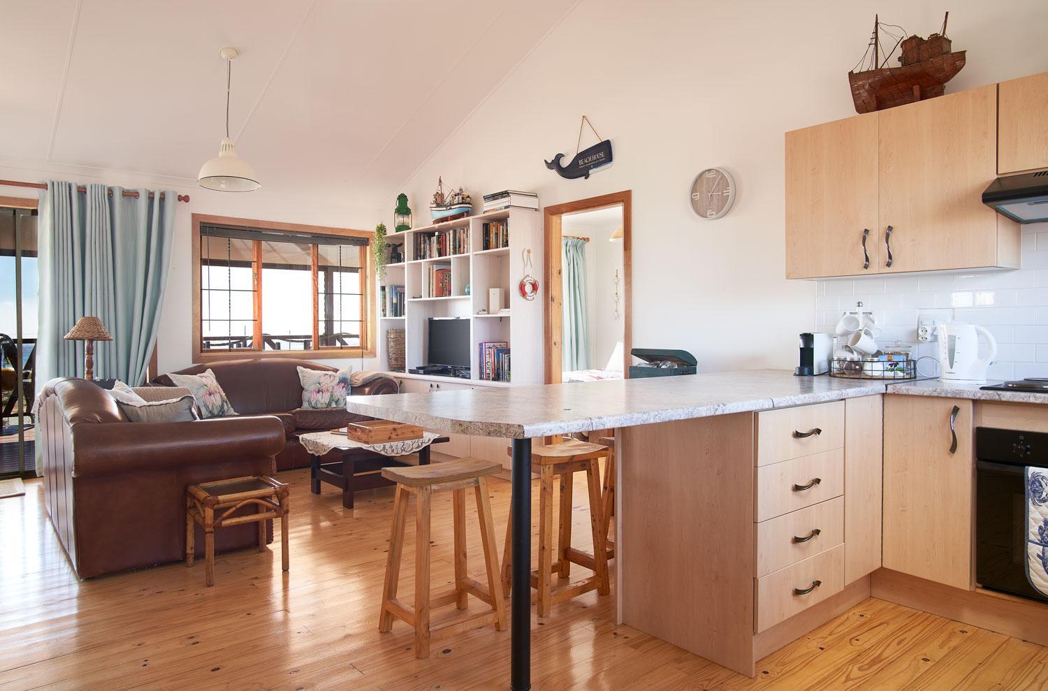 Two-Bedroom House - Photo 12