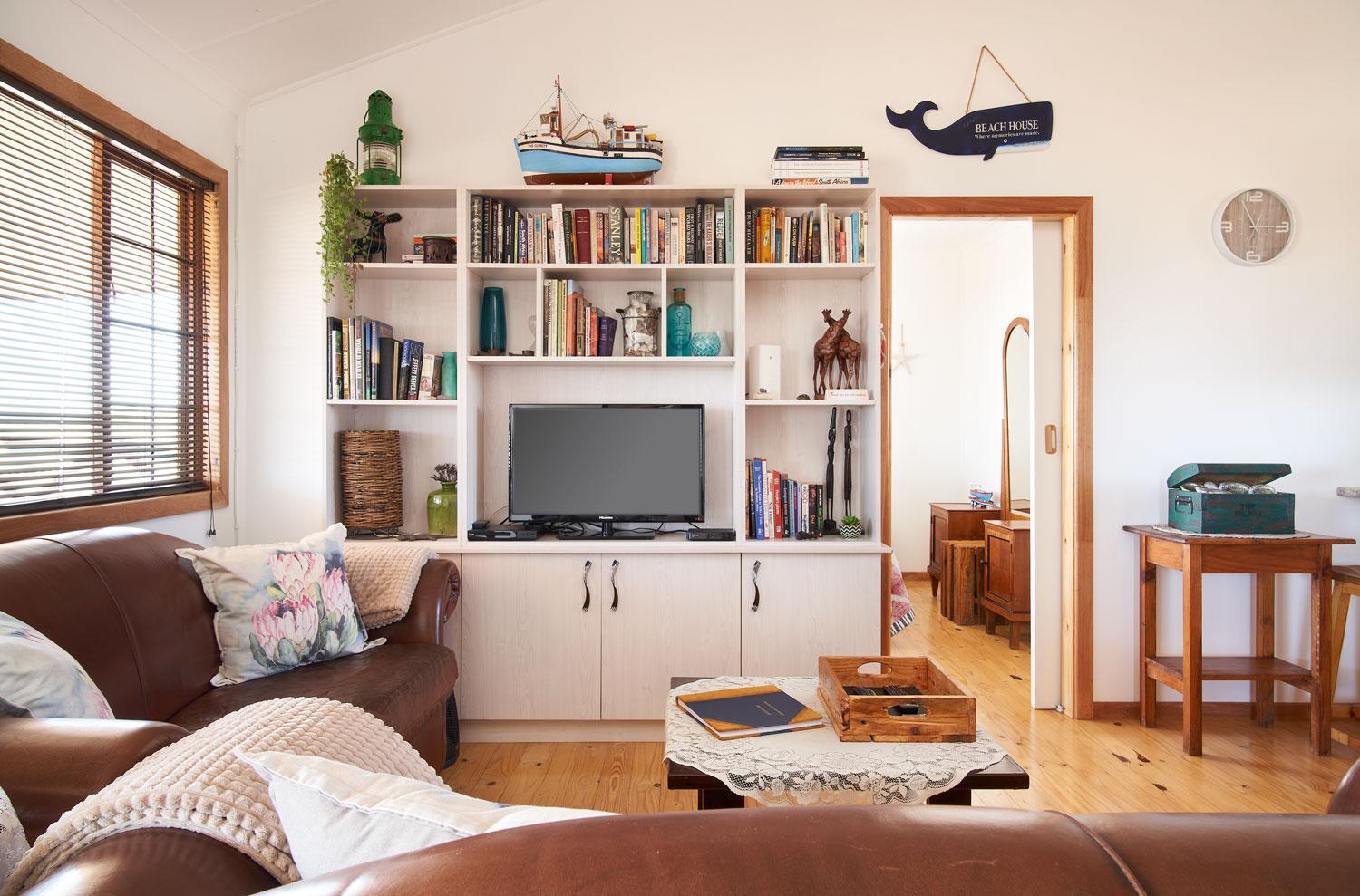 Two-Bedroom House - Photo 11