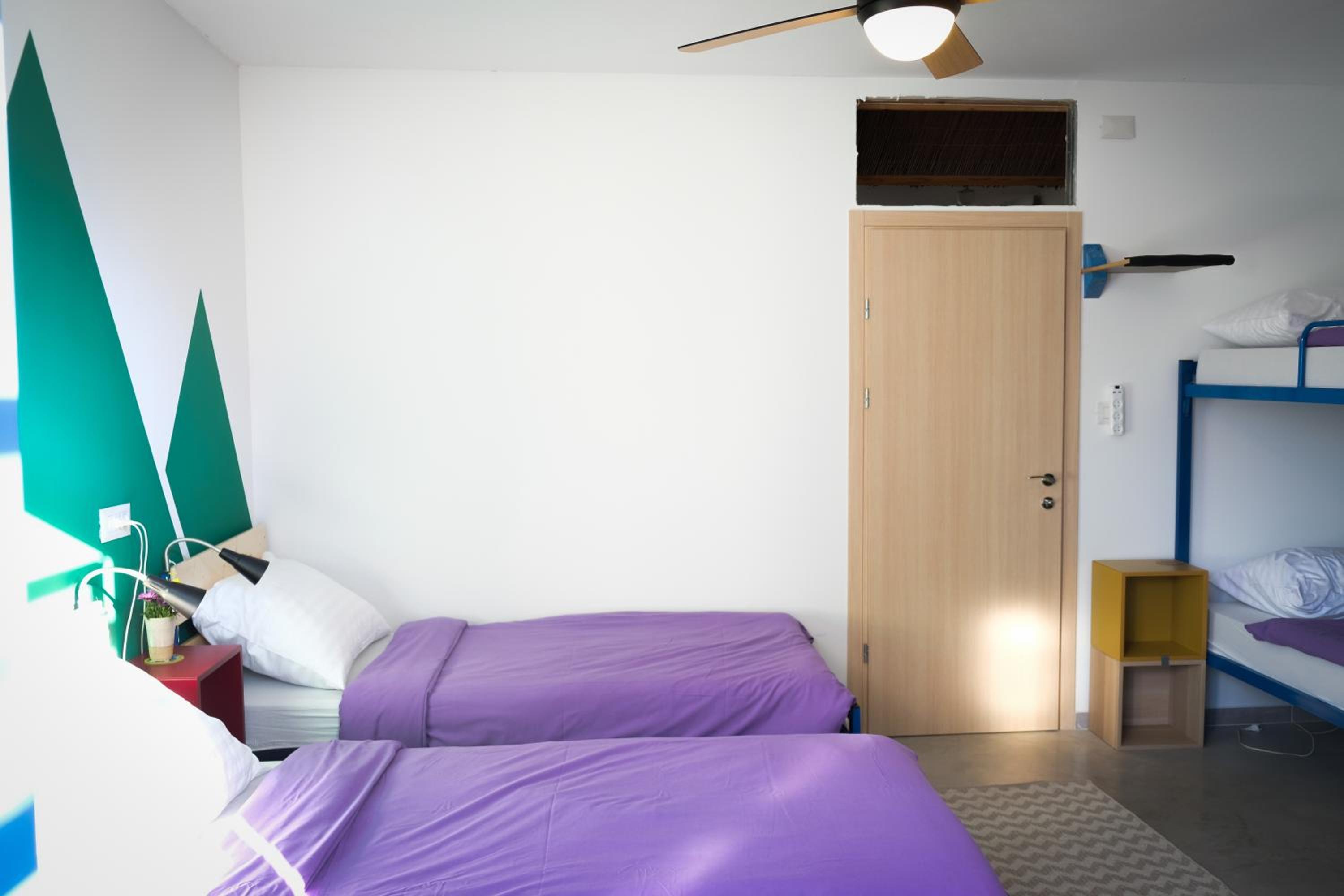 Quadruple Room with Private Bathroom photo 3