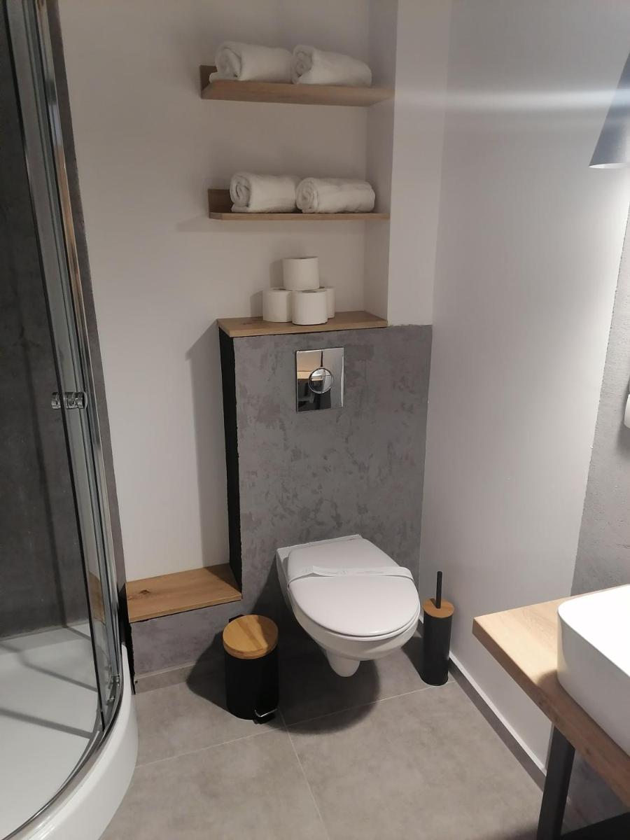 Quadruple Room with Shower - Photo 3