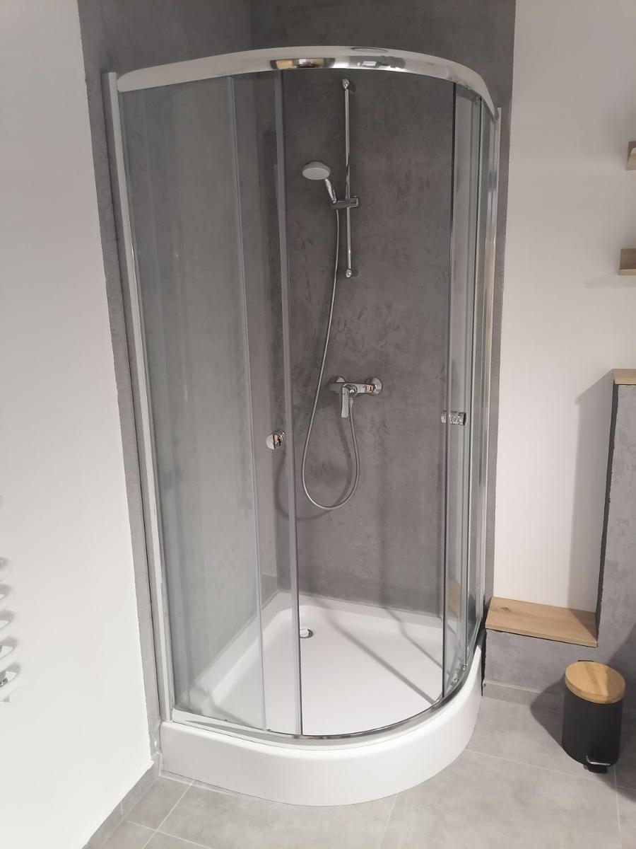 Quadruple Room with Shower - Photo 4
