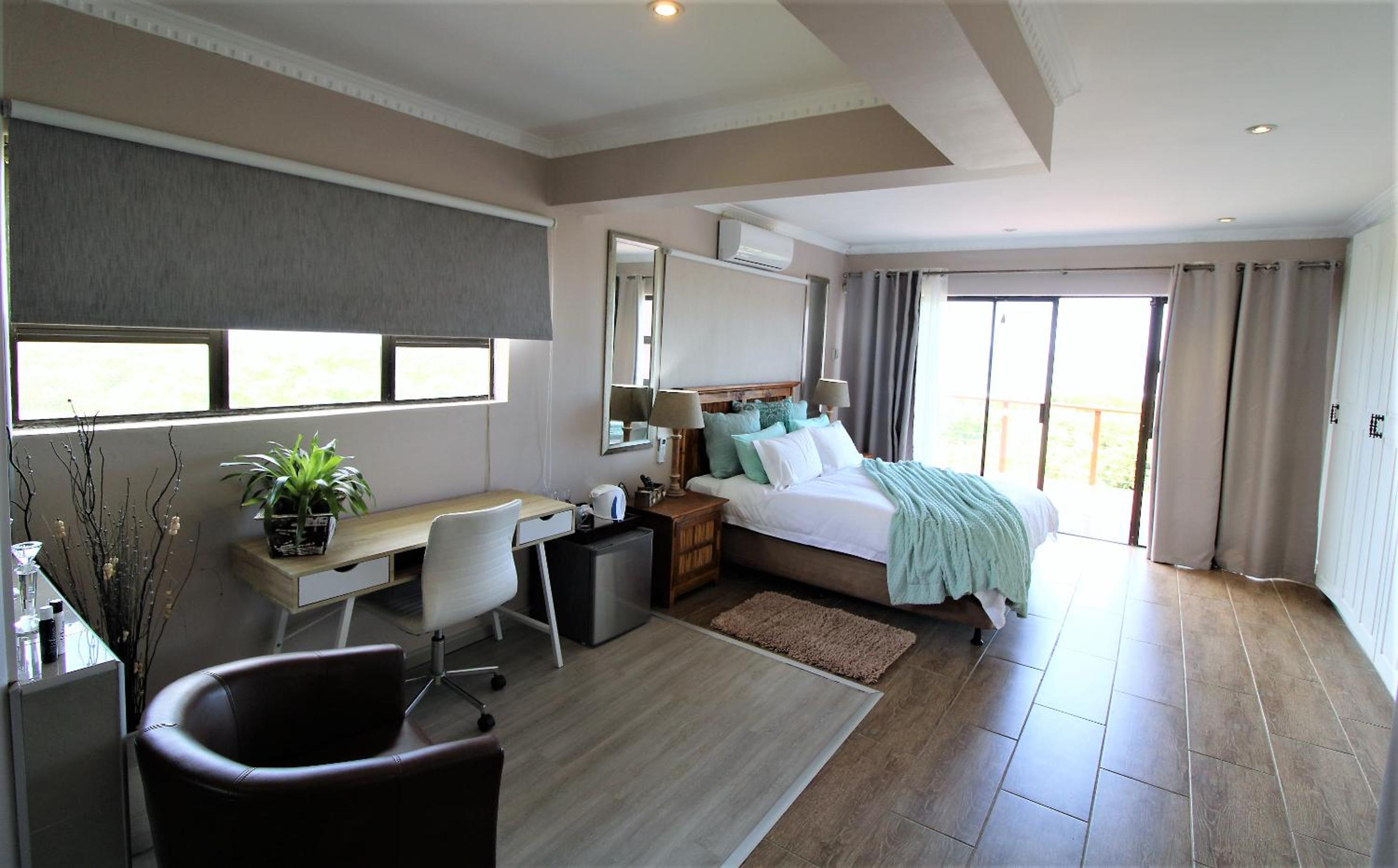 Queen Suite with Sea View - Photo 8