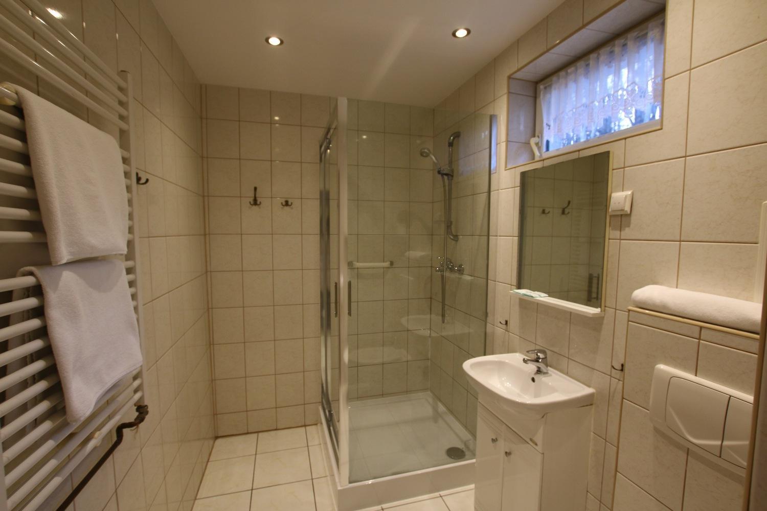 Small Double Room - Photo 8